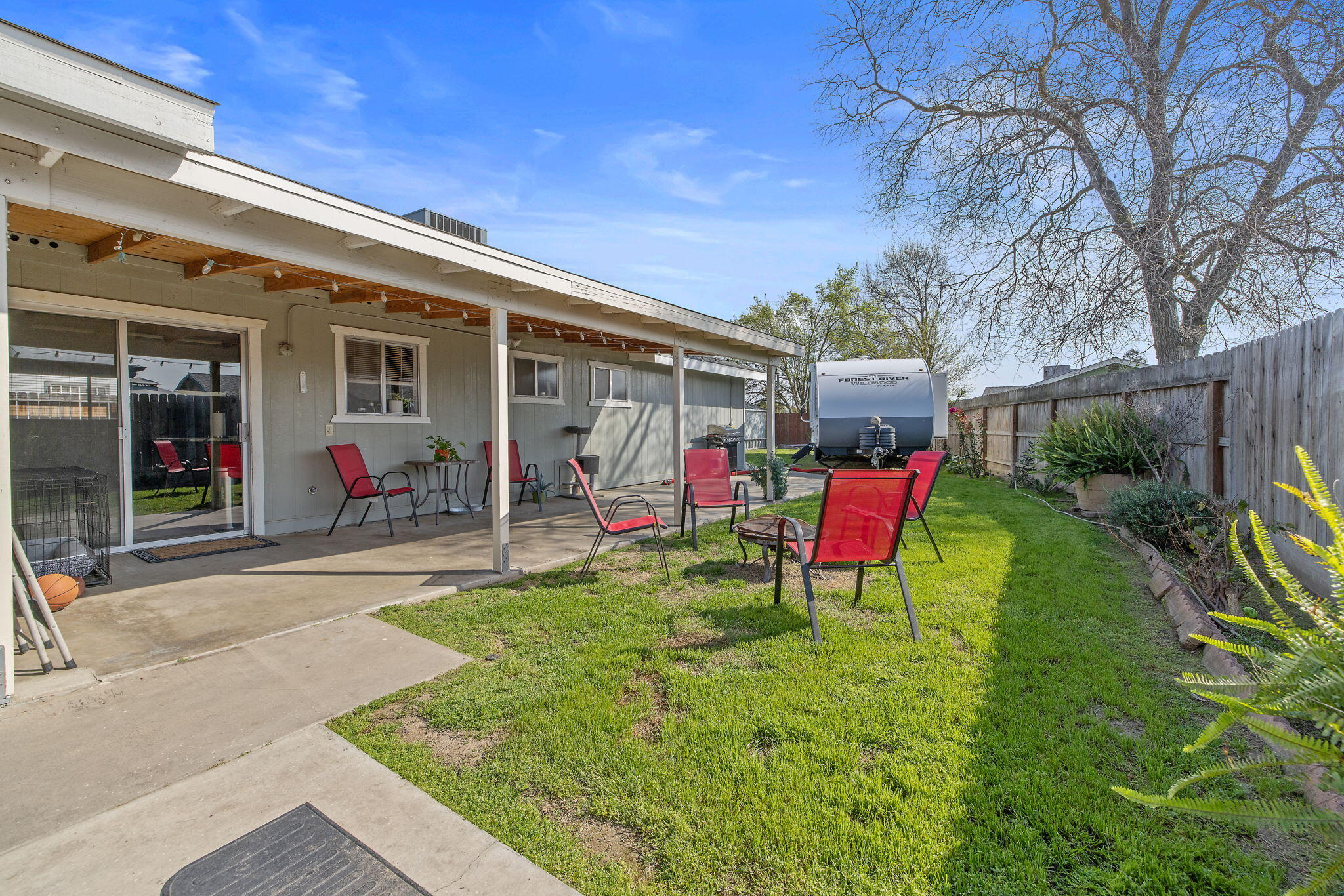 736 S Spruce St, Tulare, CA 93274