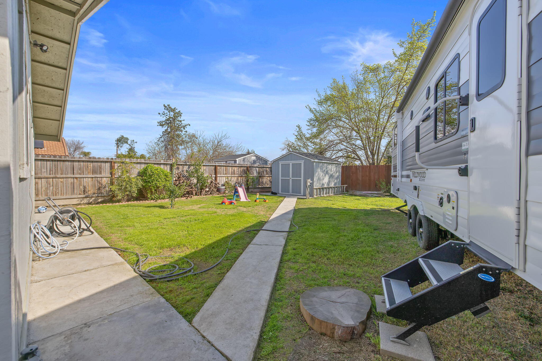 736 S Spruce St, Tulare, CA 93274