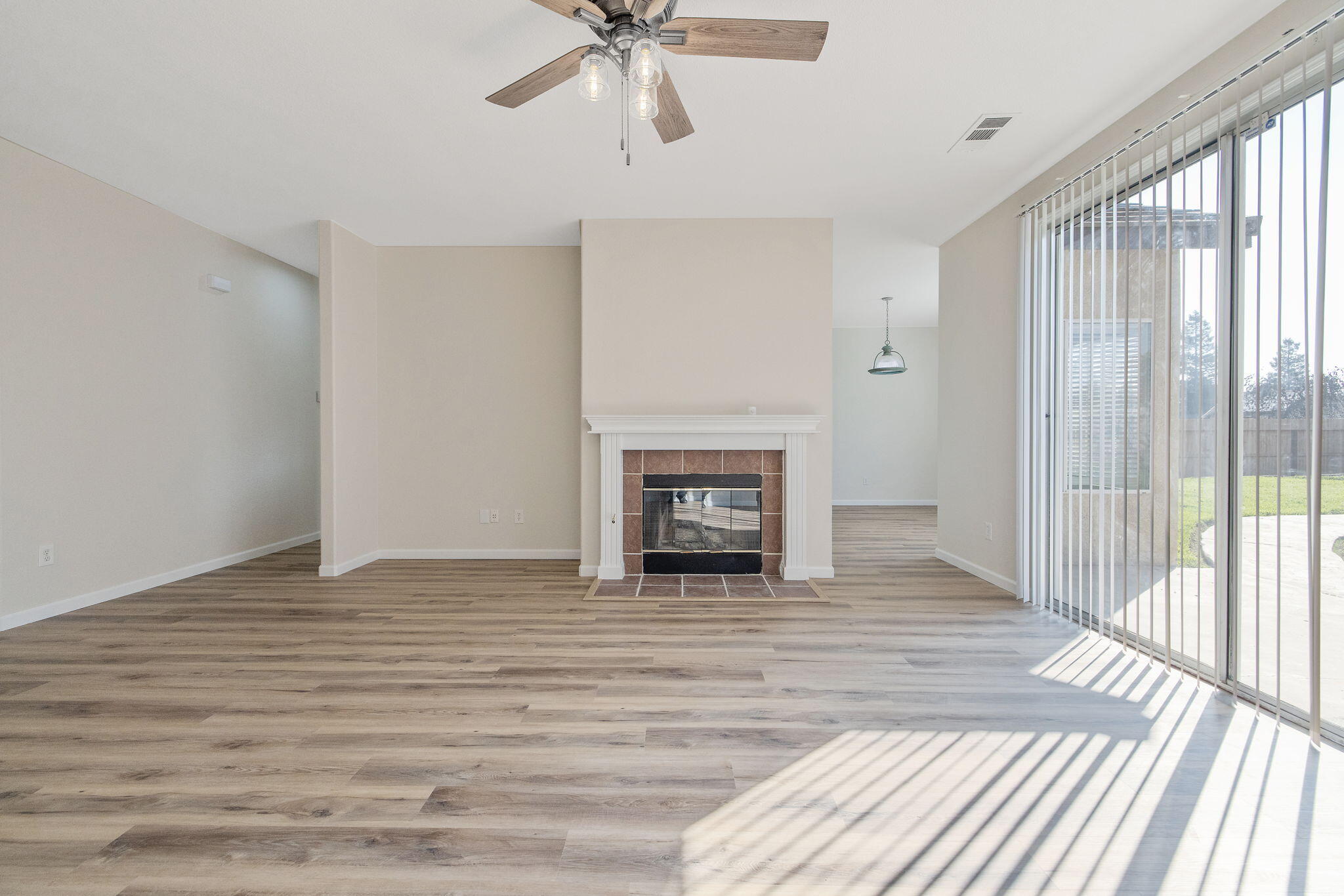 1159 Syrah Ct, Tulare, CA 93274