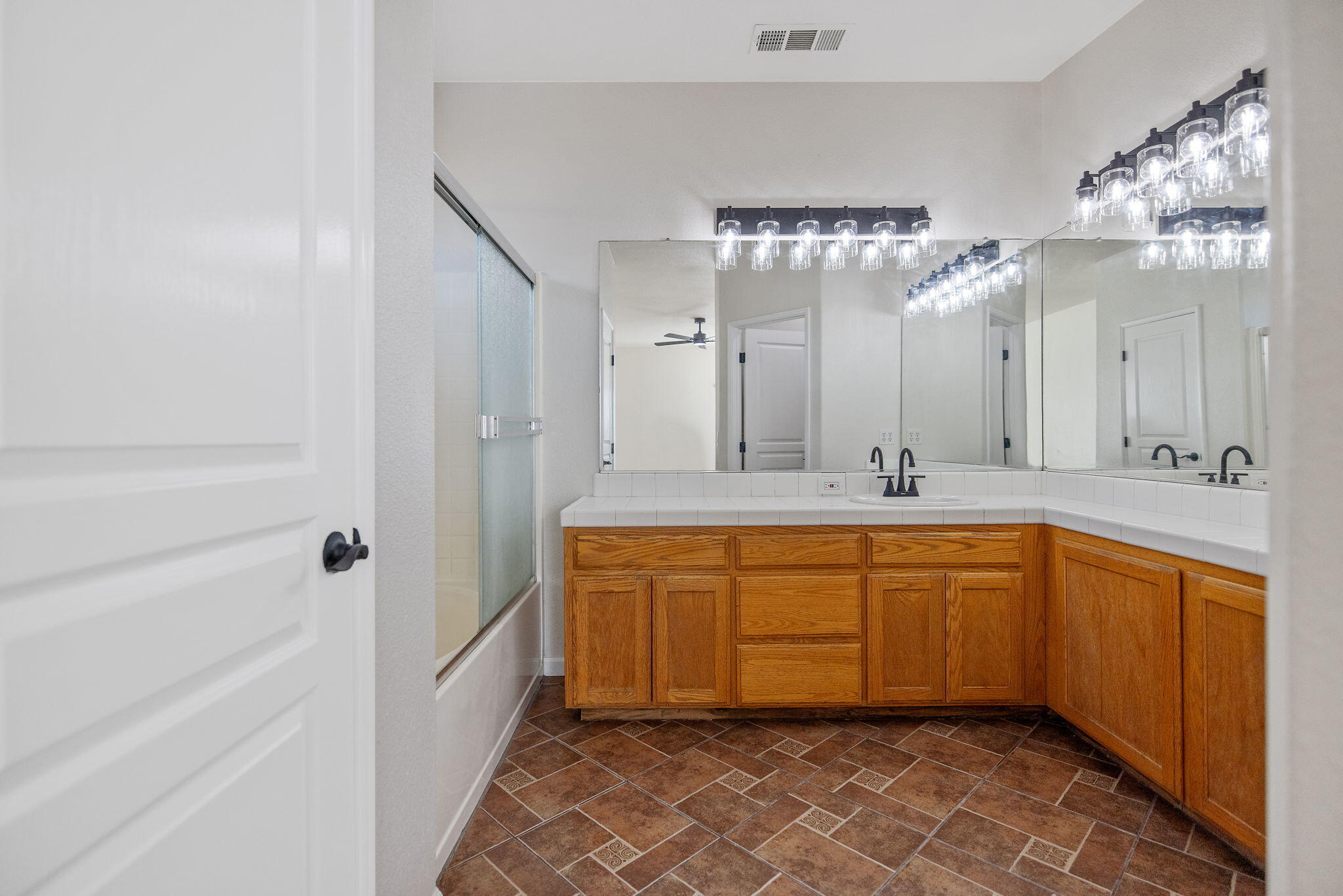 1159 Syrah Ct, Tulare, CA 93274