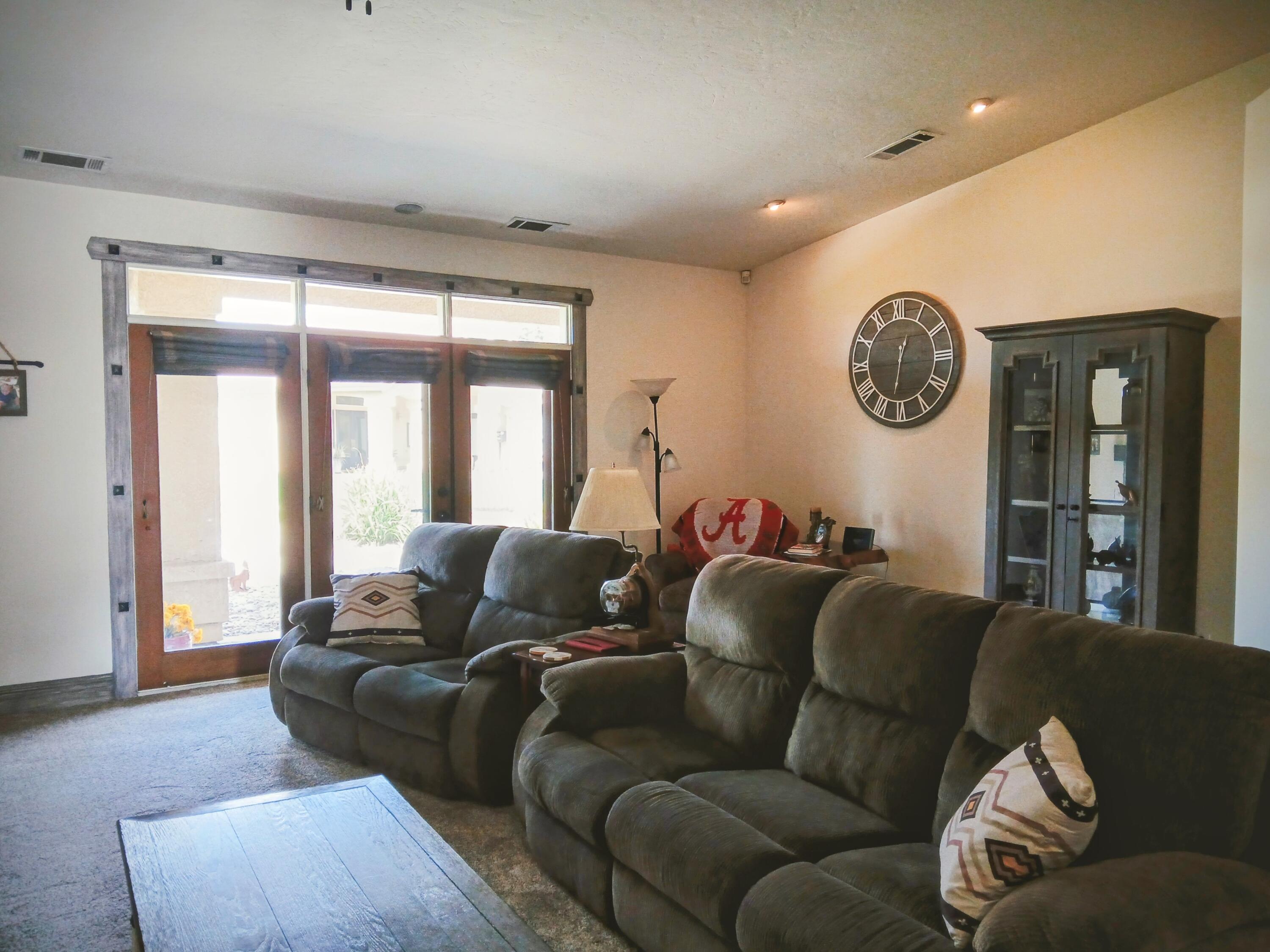 2485 Presidential Dr, Tulare, CA 93274