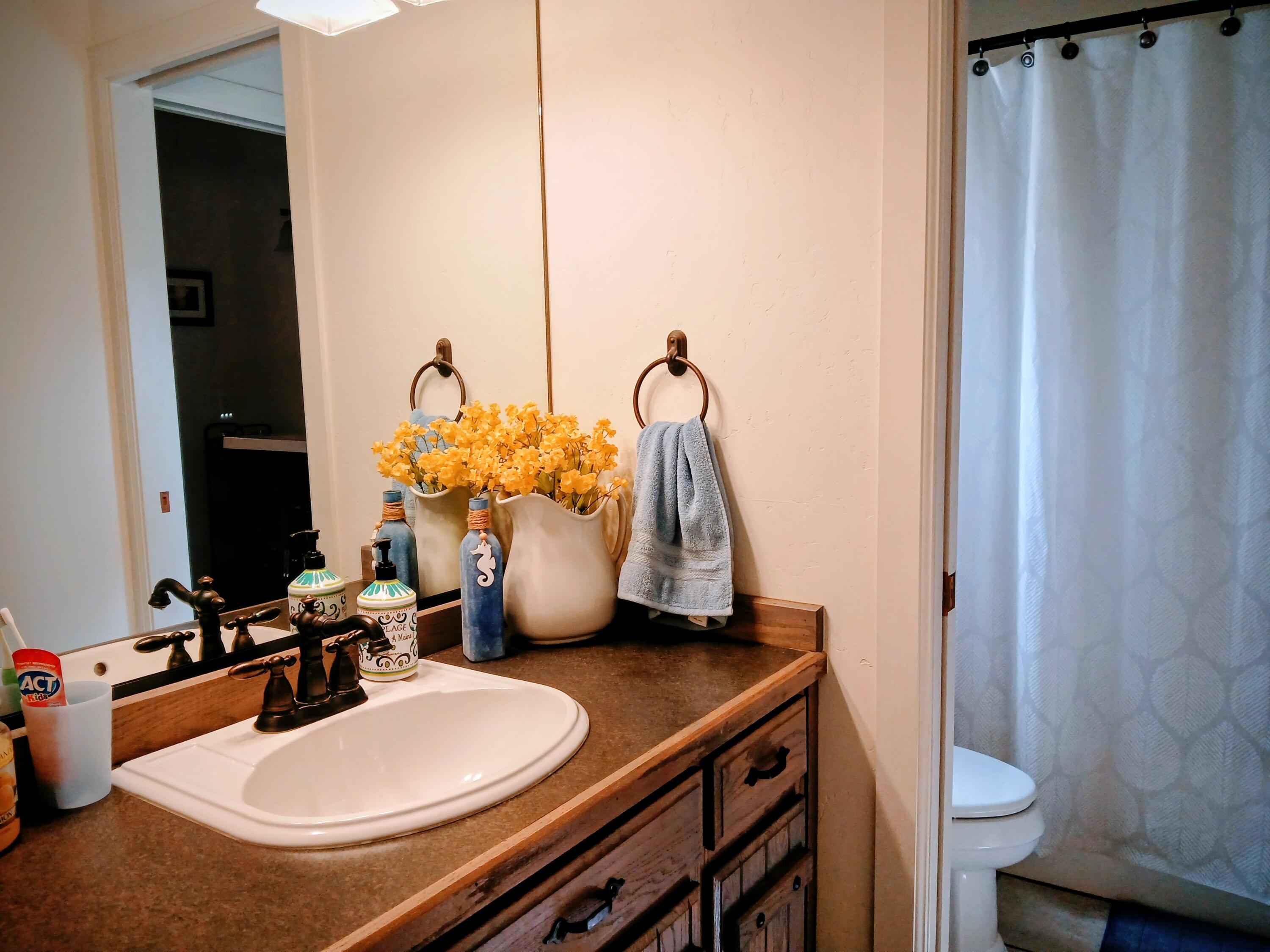 2485 Presidential Dr, Tulare, CA 93274