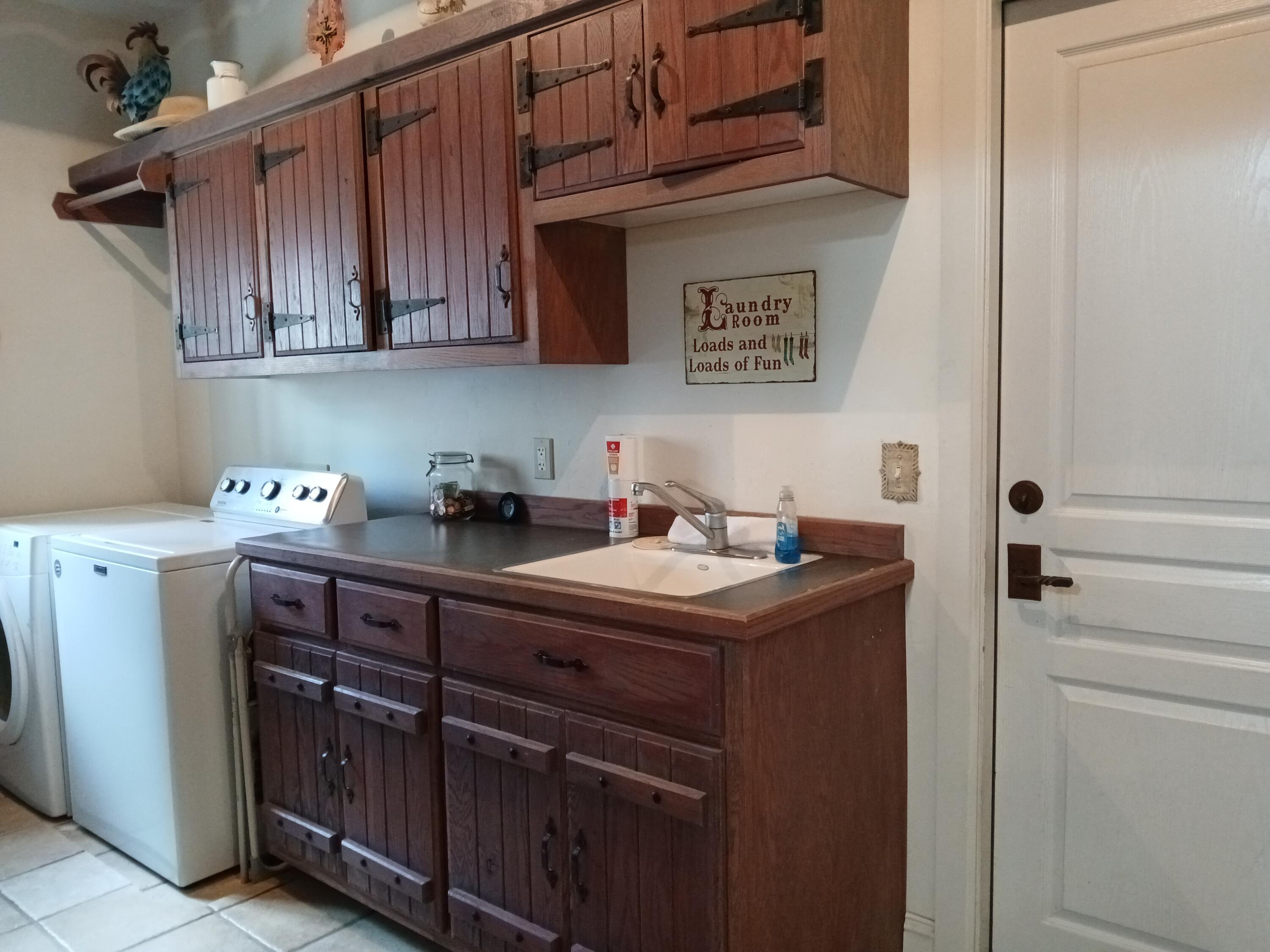 2485 Presidential Dr, Tulare, CA 93274