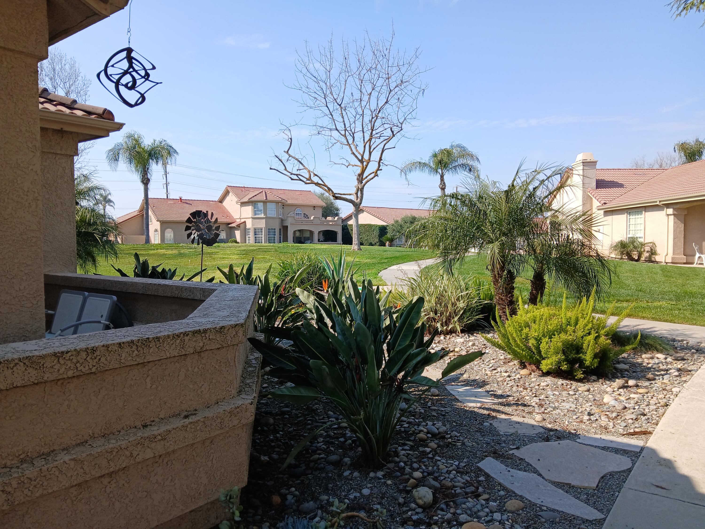 2485 Presidential Dr, Tulare, CA 93274