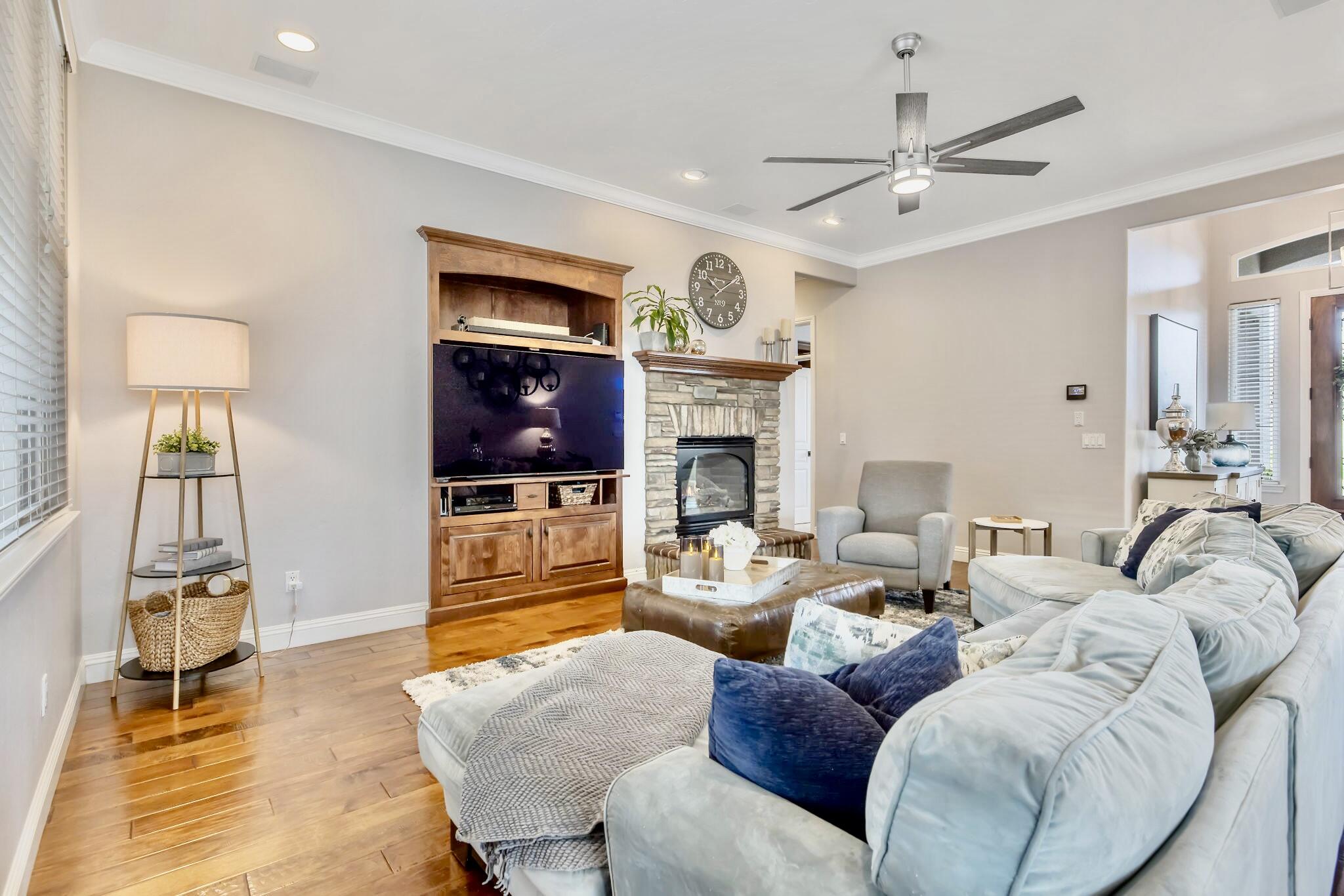 612 S Quail, Exeter, CA 93221