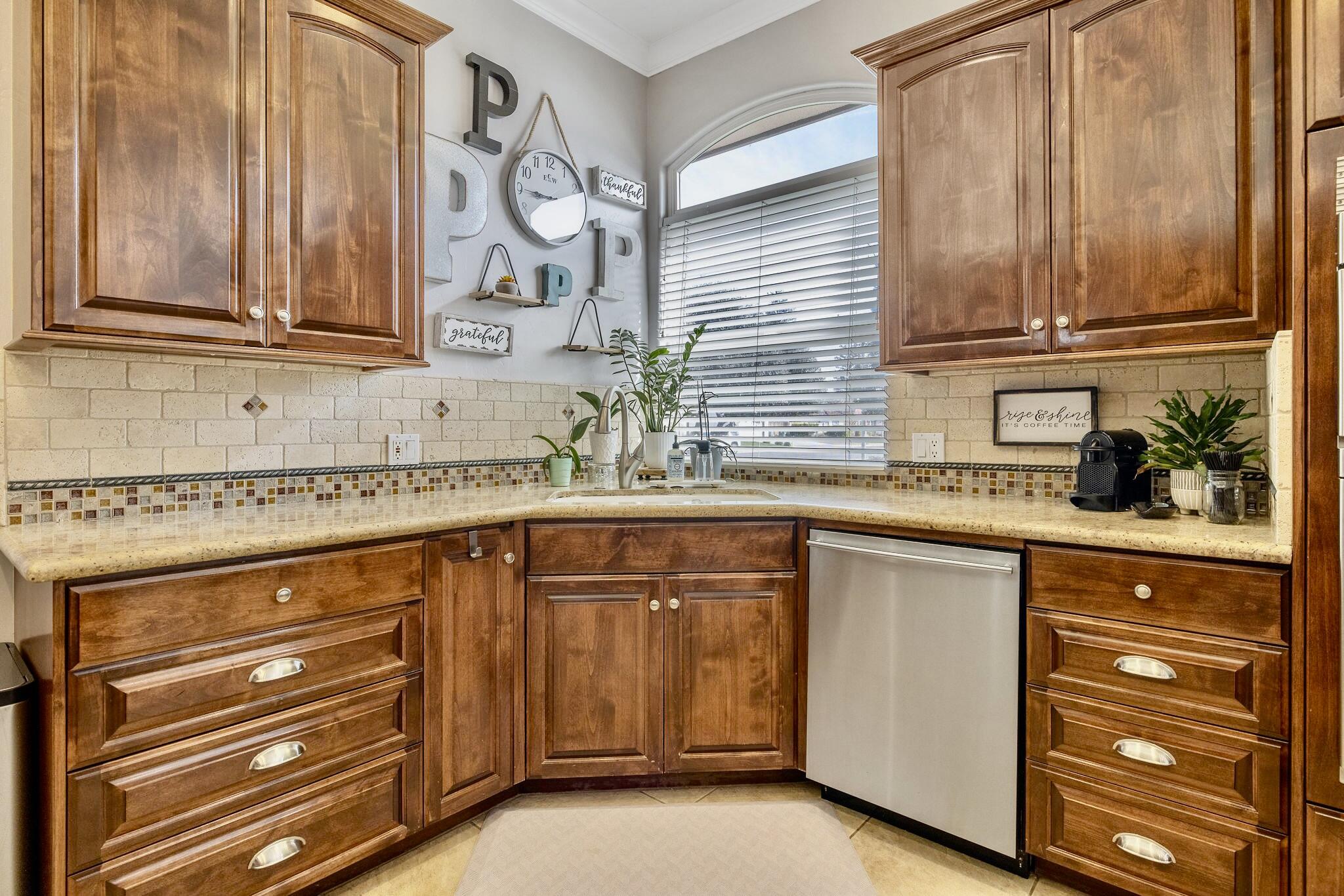 612 S Quail, Exeter, CA 93221