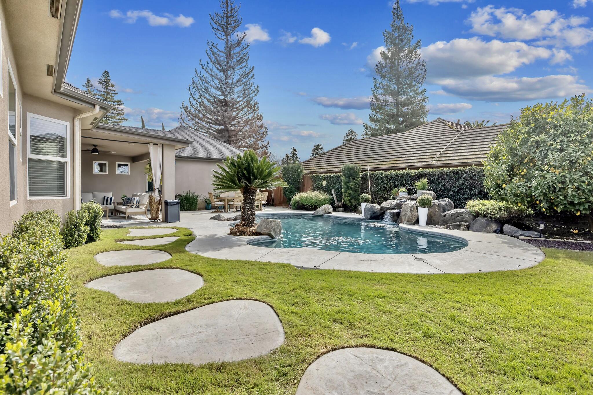 612 S Quail, Exeter, CA 93221