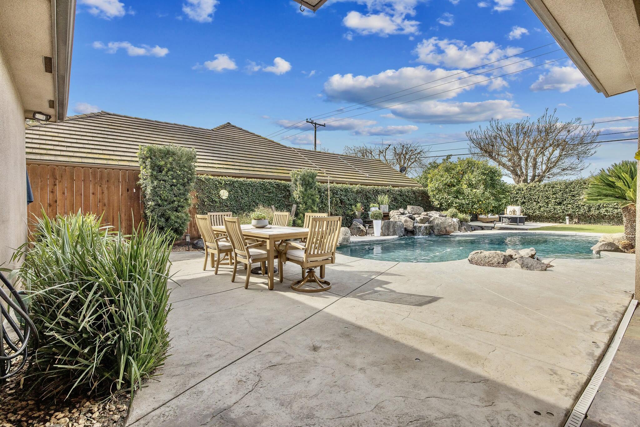 612 S Quail, Exeter, CA 93221
