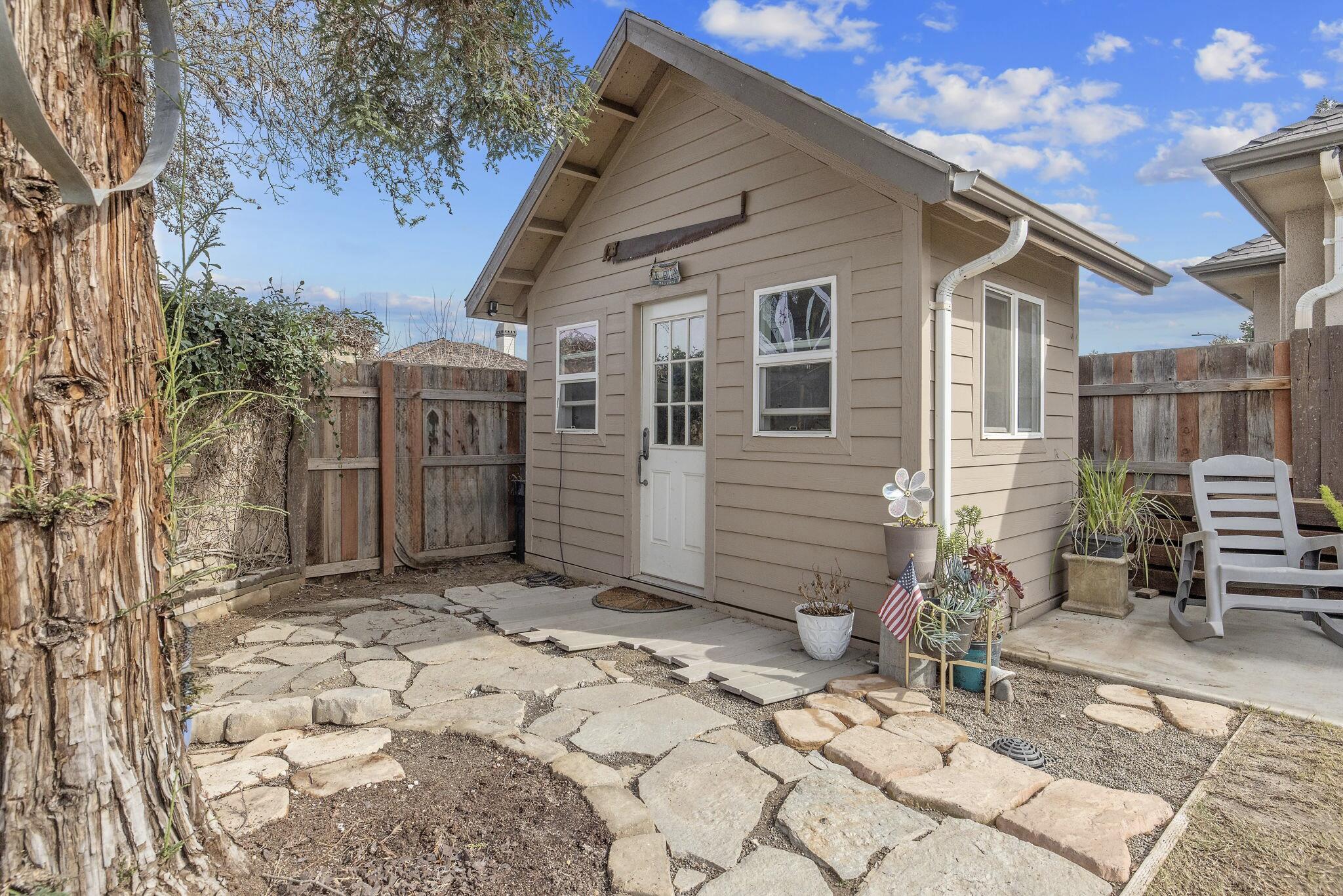 612 S Quail, Exeter, CA 93221