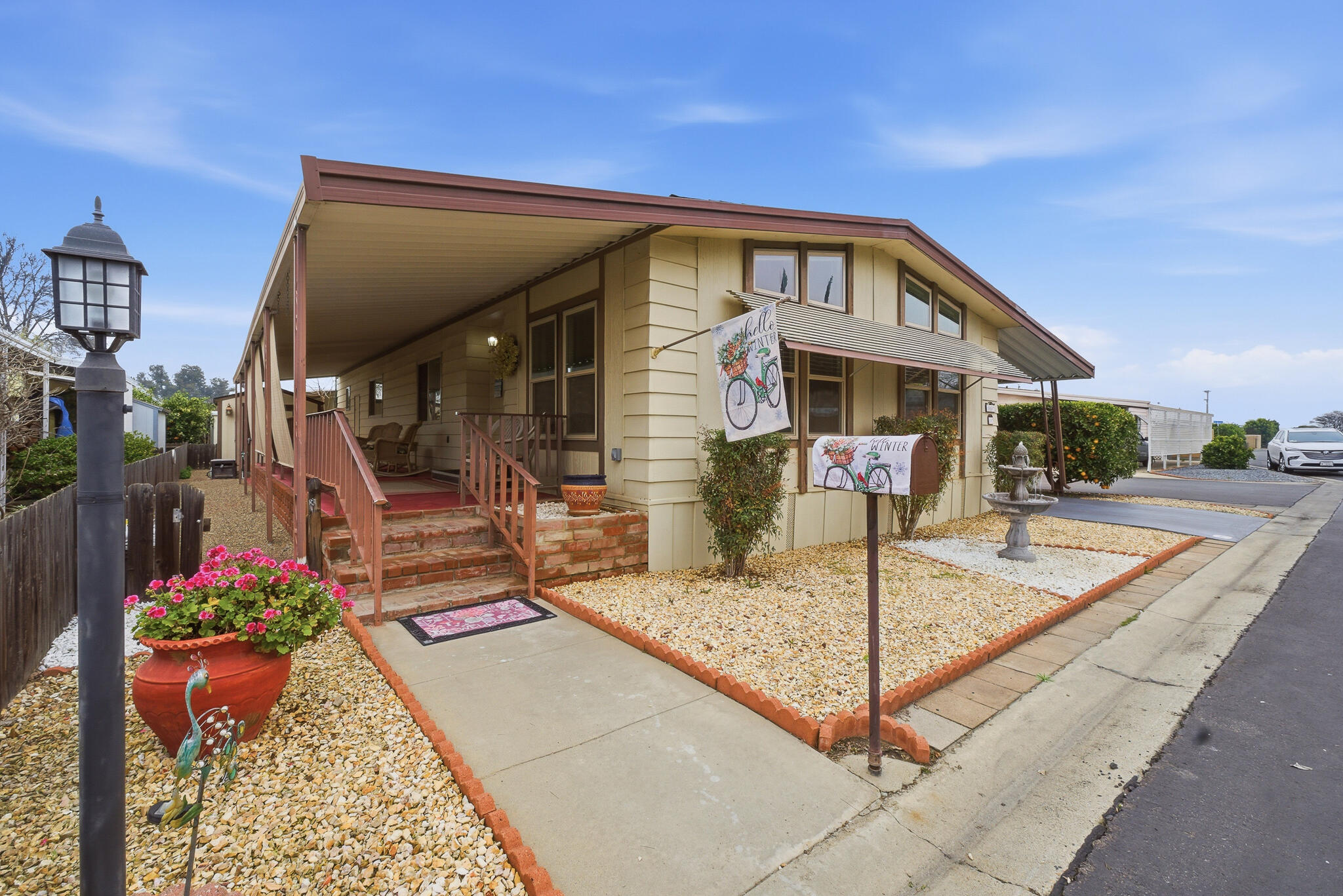 2627 W Midvalley Ave, Visalia, CA 93277