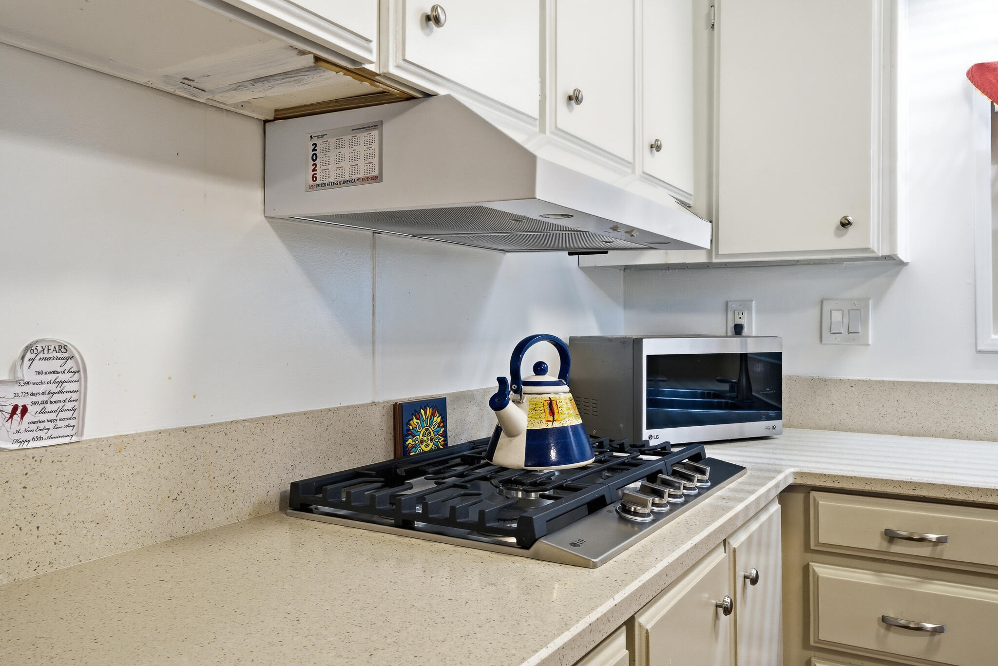 2627 W Midvalley Ave, Visalia, CA 93277