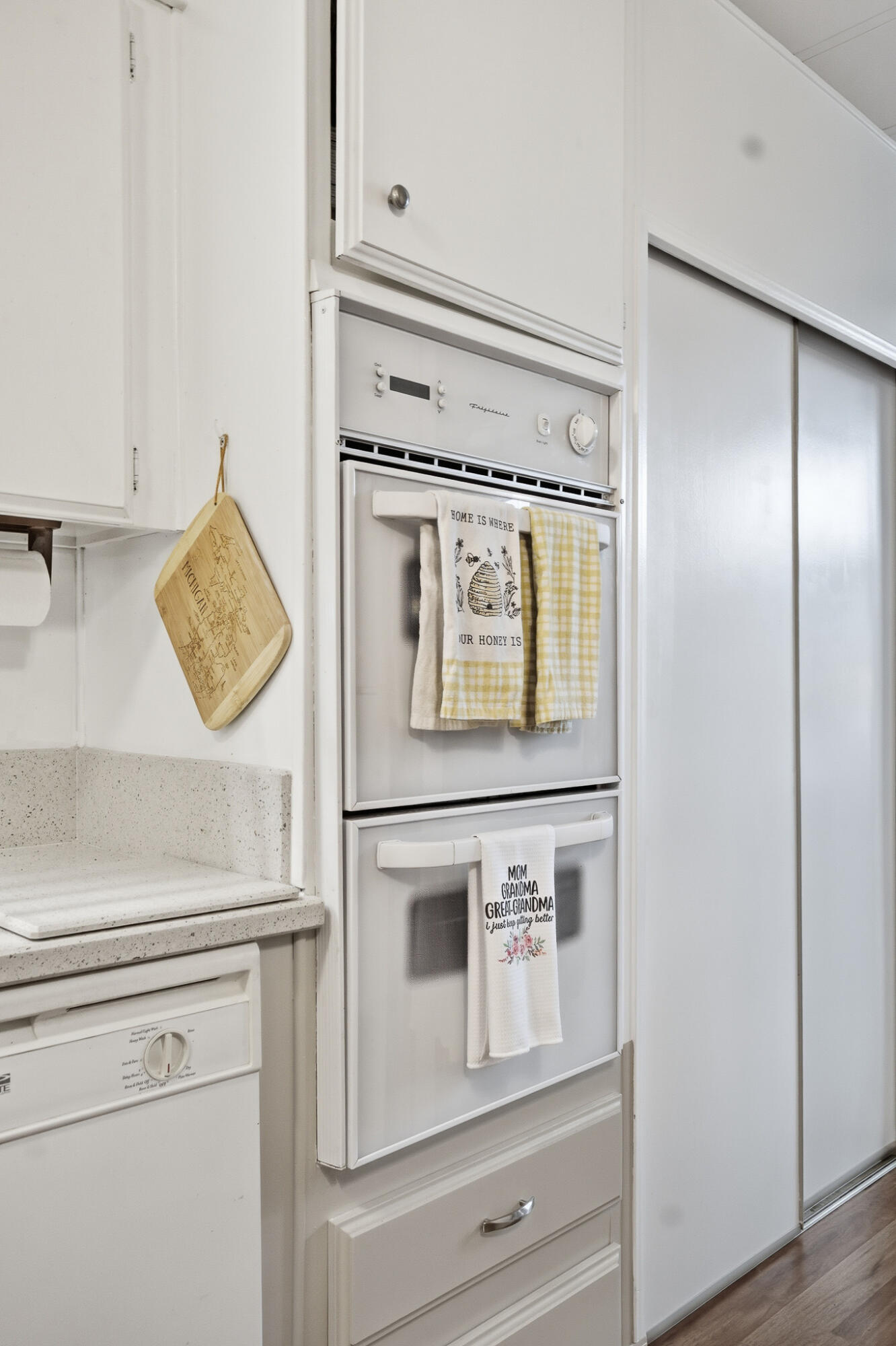 2627 W Midvalley Ave, Visalia, CA 93277