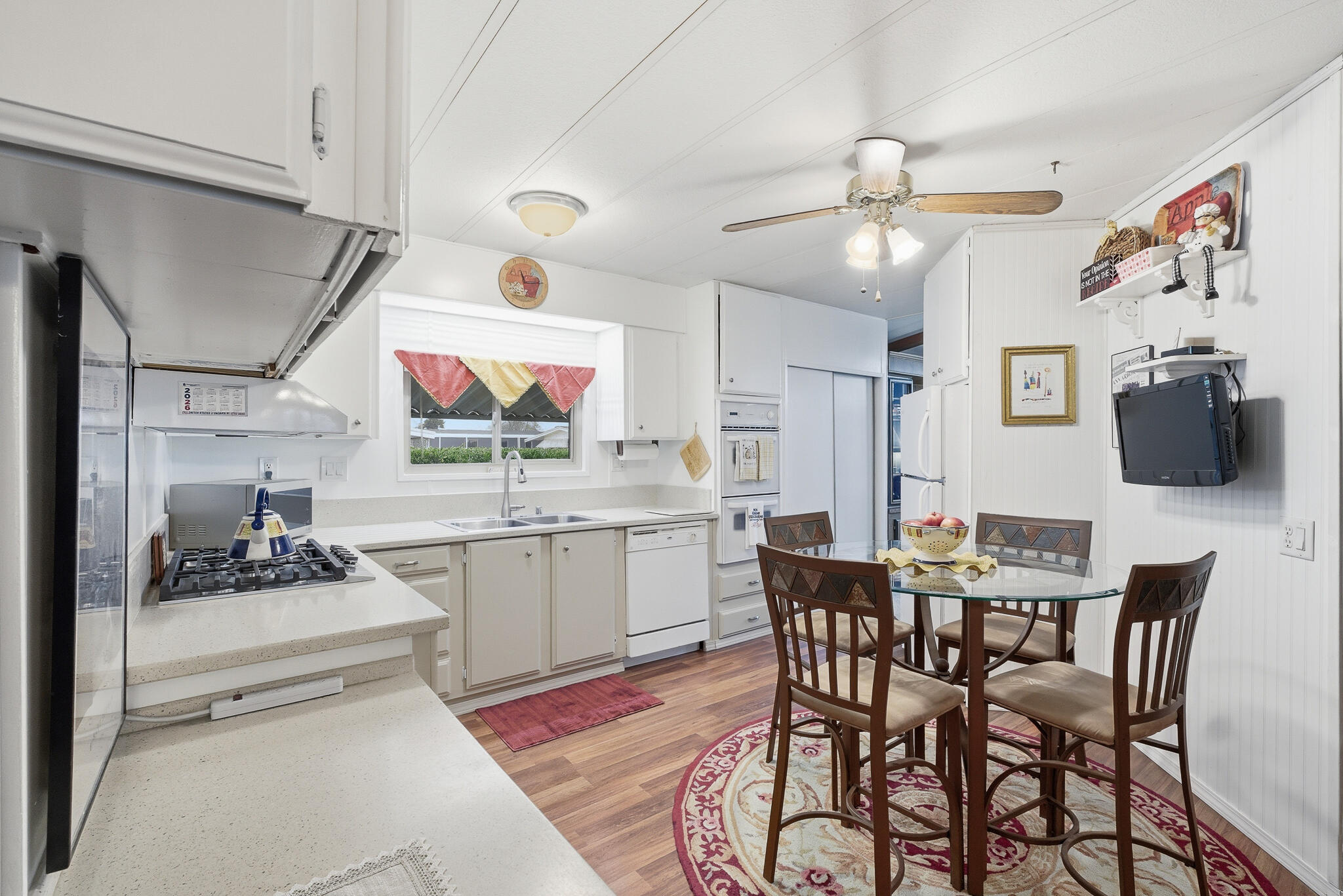 2627 W Midvalley Ave, Visalia, CA 93277