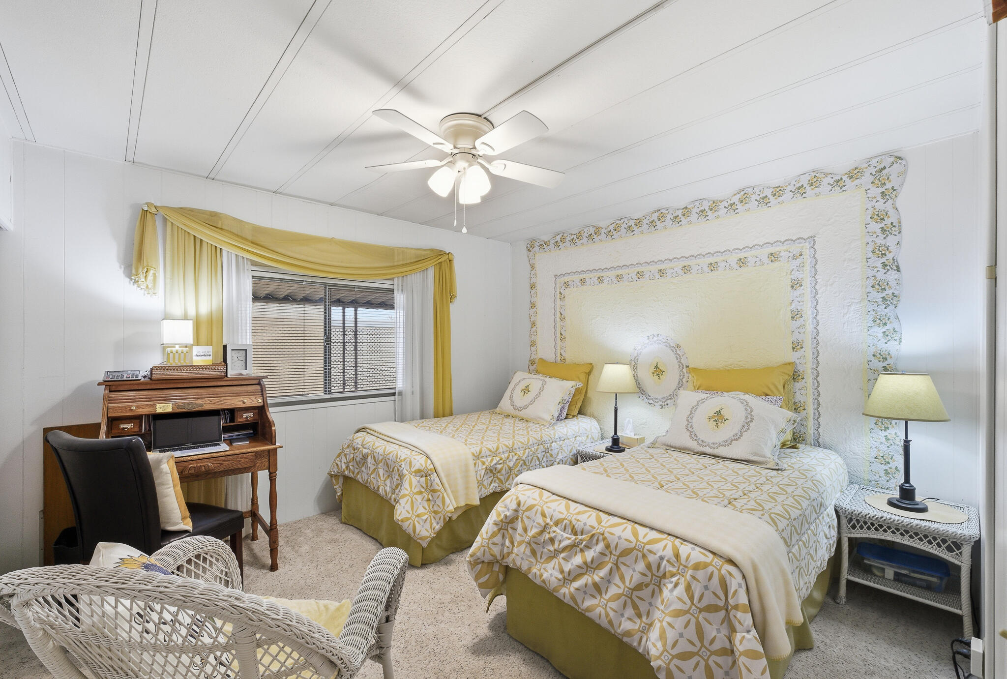 2627 W Midvalley Ave, Visalia, CA 93277