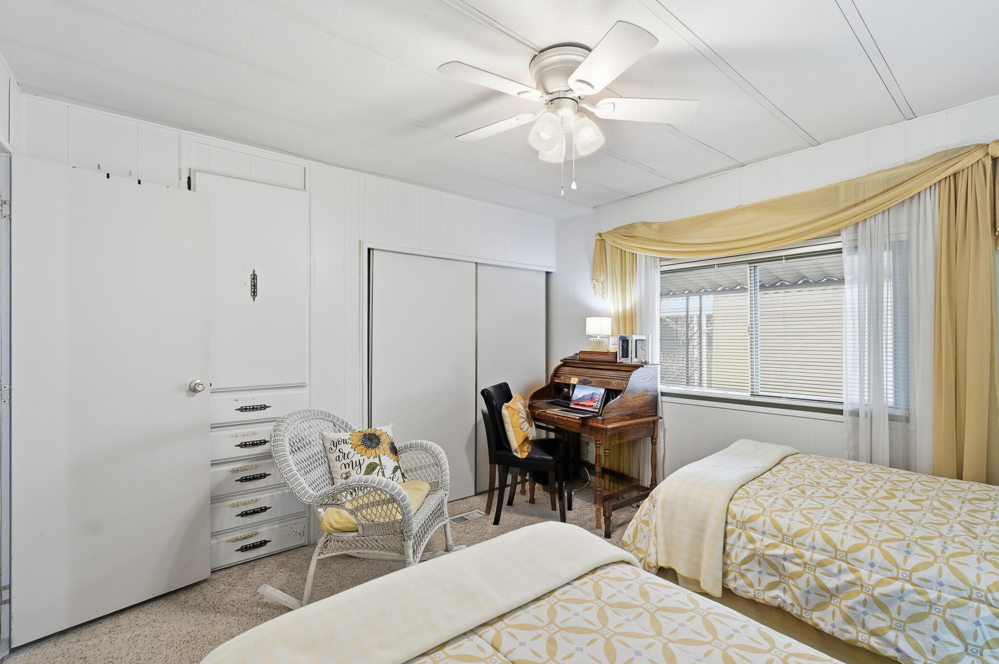 2627 W Midvalley Ave, Visalia, CA 93277