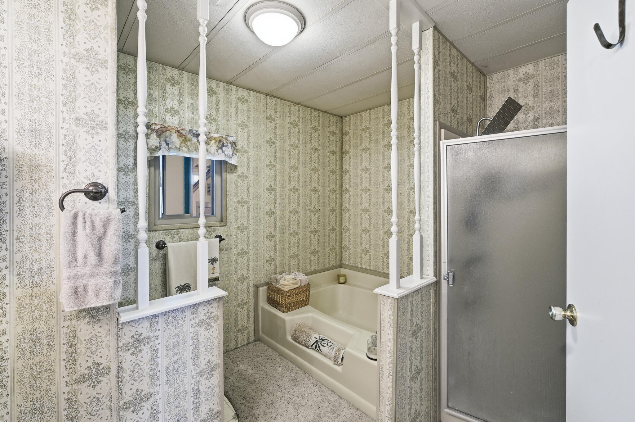 2627 W Midvalley Ave, Visalia, CA 93277