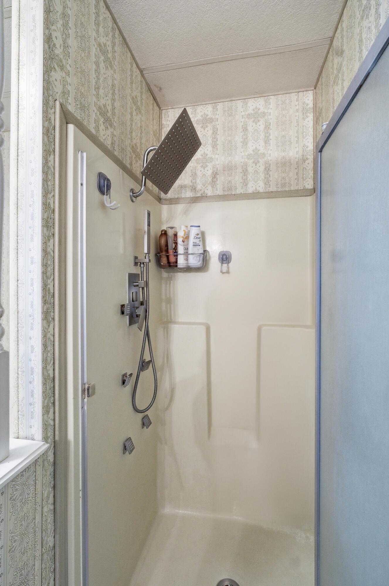 2627 W Midvalley Ave, Visalia, CA 93277