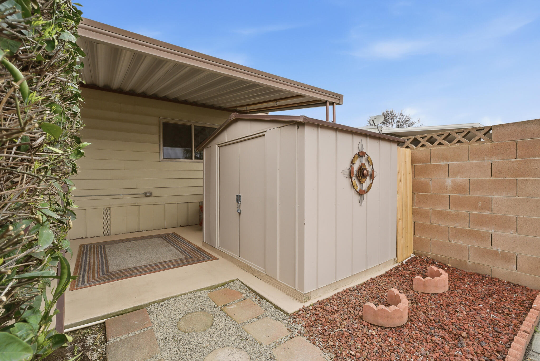 2627 W Midvalley Ave, Visalia, CA 93277