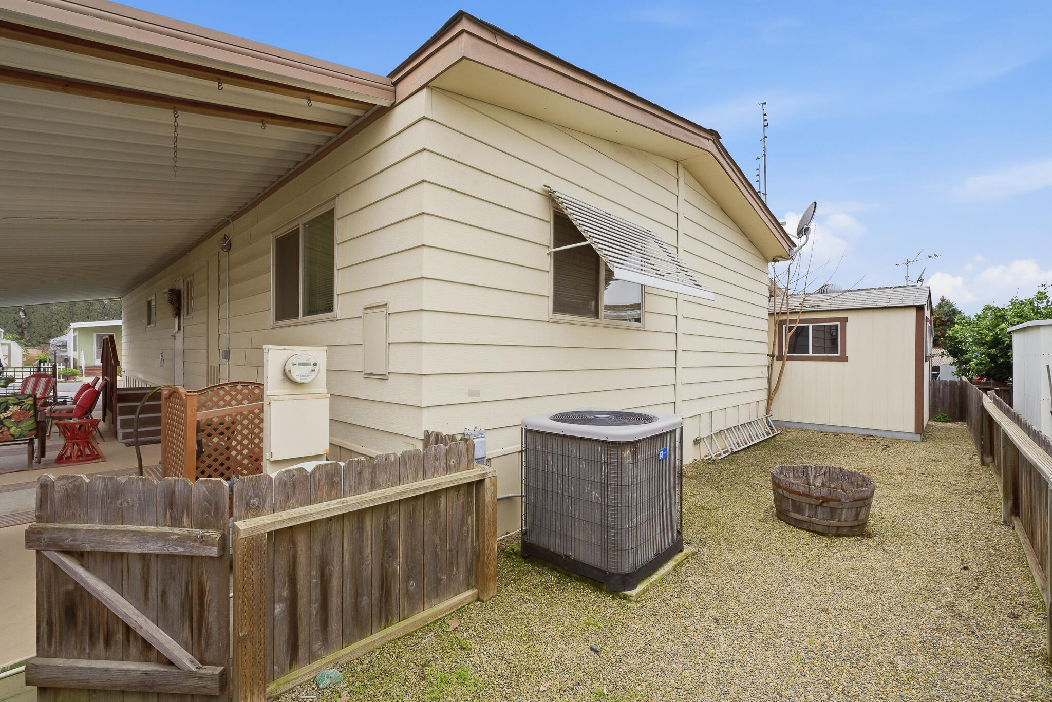 2627 W Midvalley Ave, Visalia, CA 93277