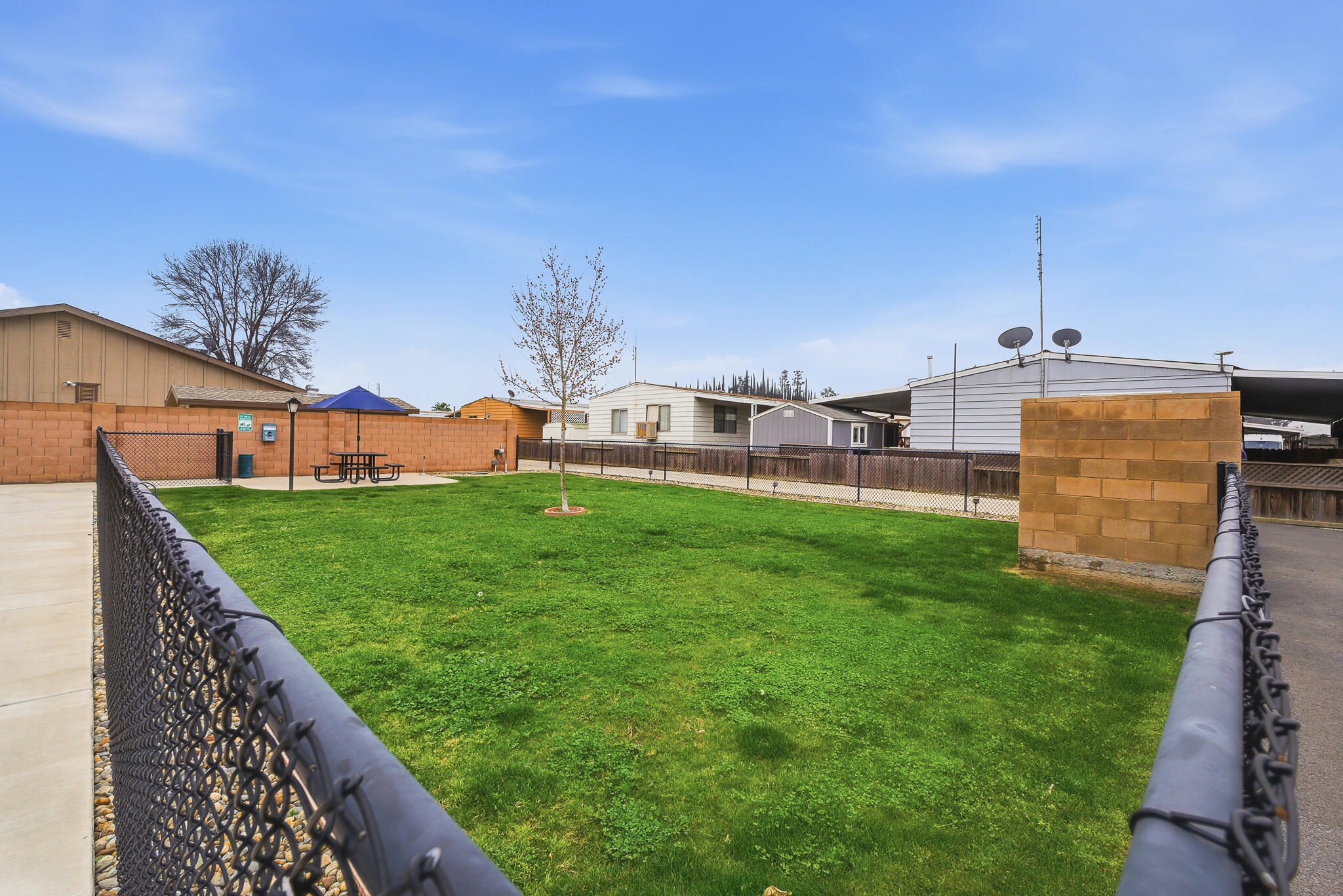 2627 W Midvalley Ave, Visalia, CA 93277