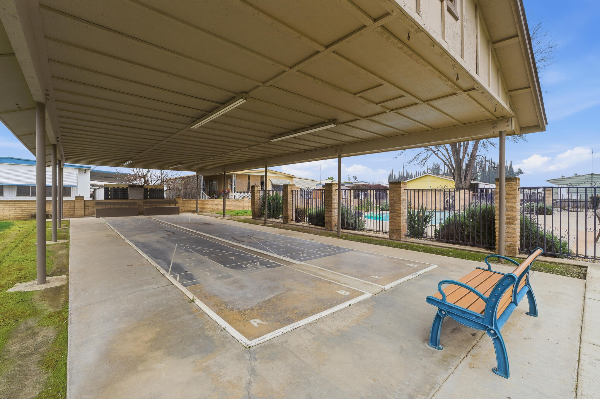 2627 W Midvalley Ave, Visalia, CA 93277