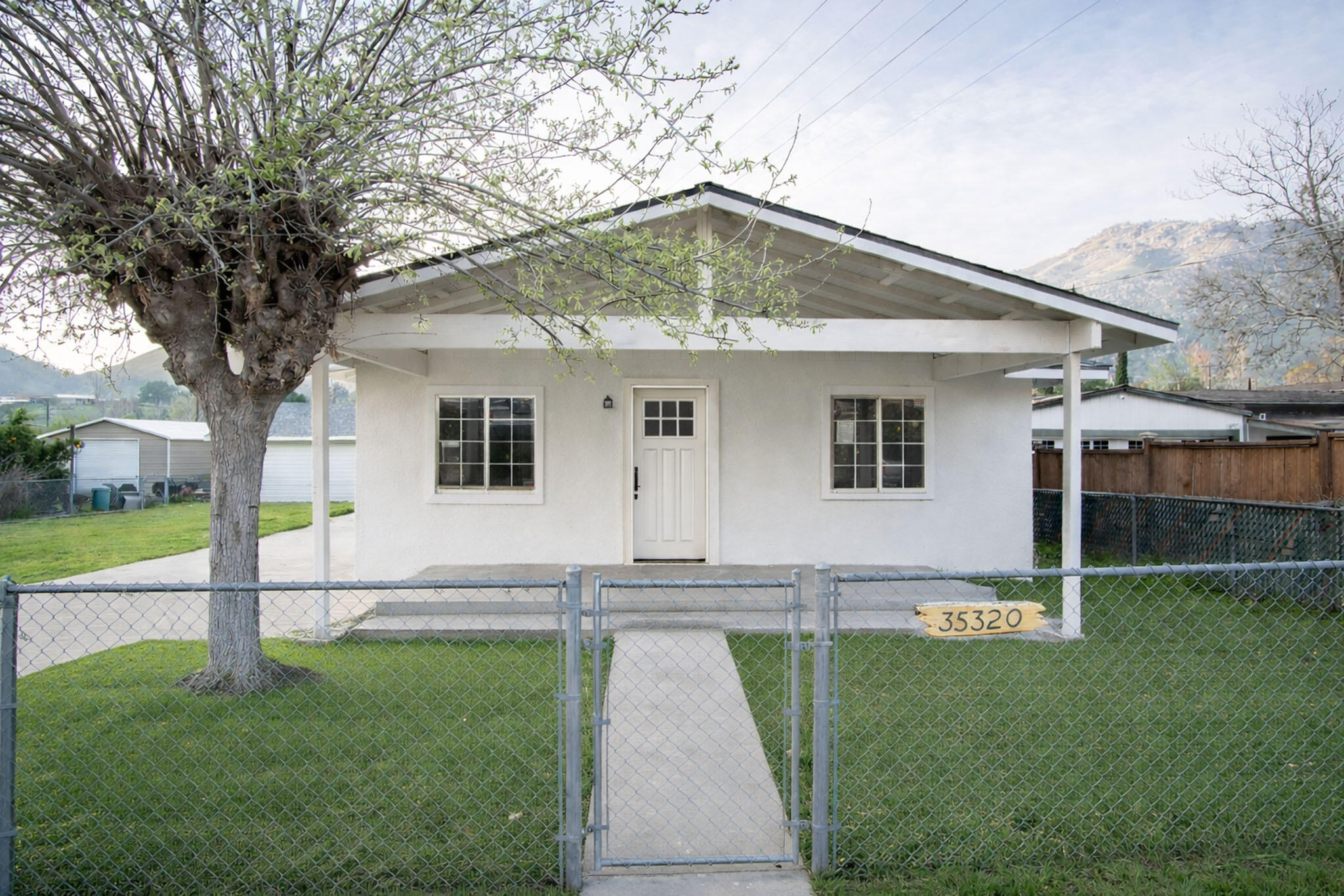 35320 Tule River Dr, Springville, CA 93265