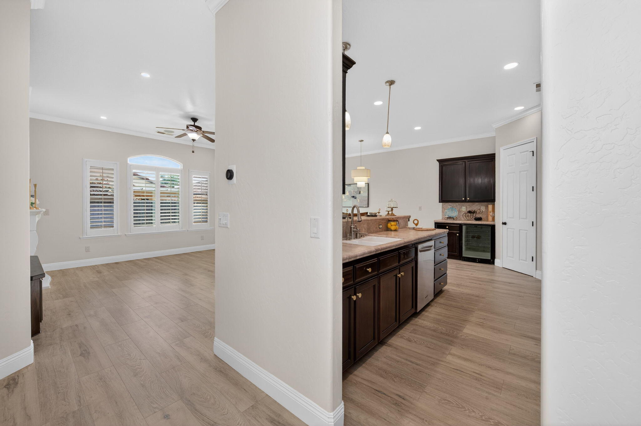 1563 E Via Mirasol Ln, Fresno, CA 93730