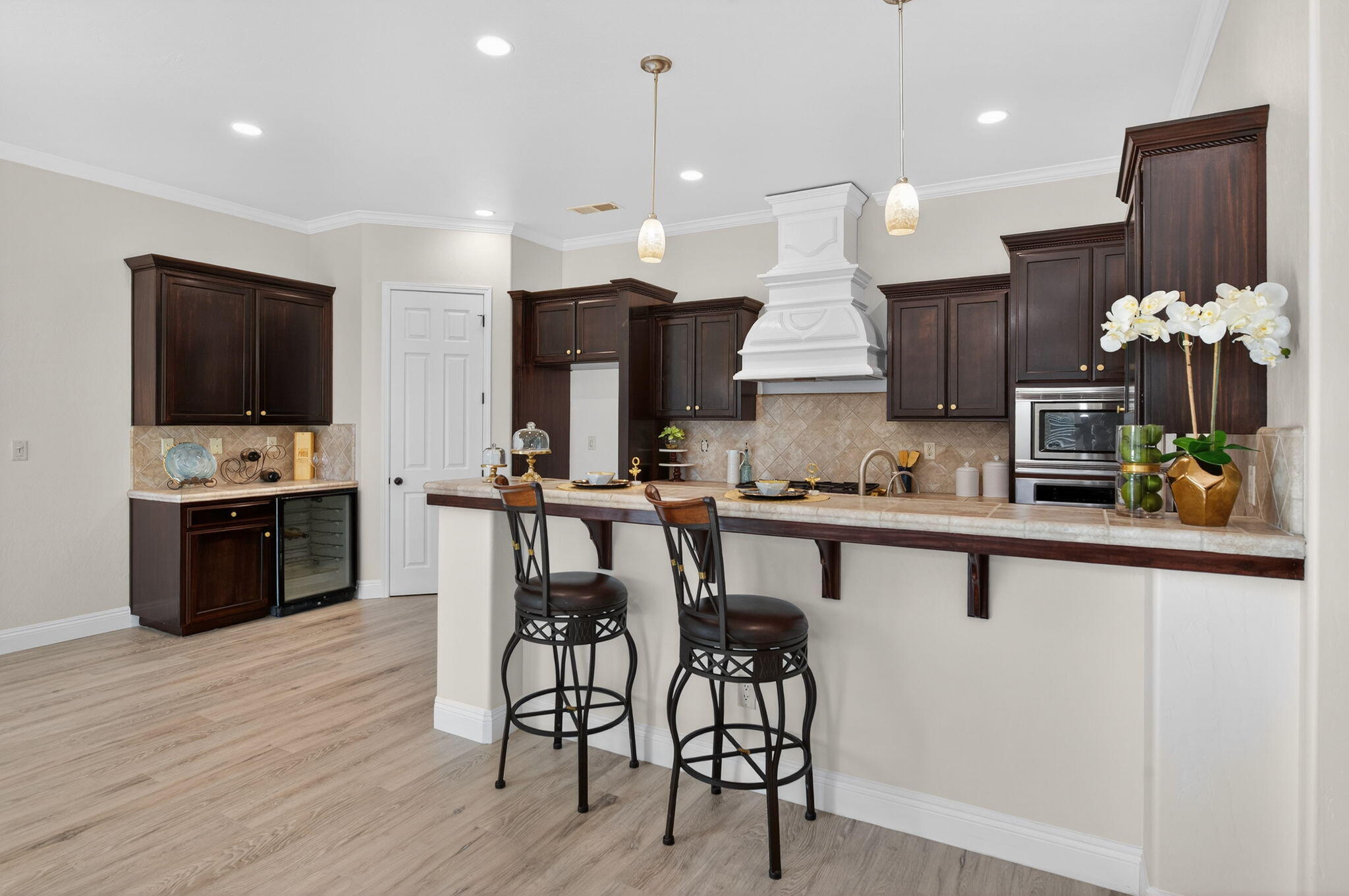 1563 E Via Mirasol Ln, Fresno, CA 93730