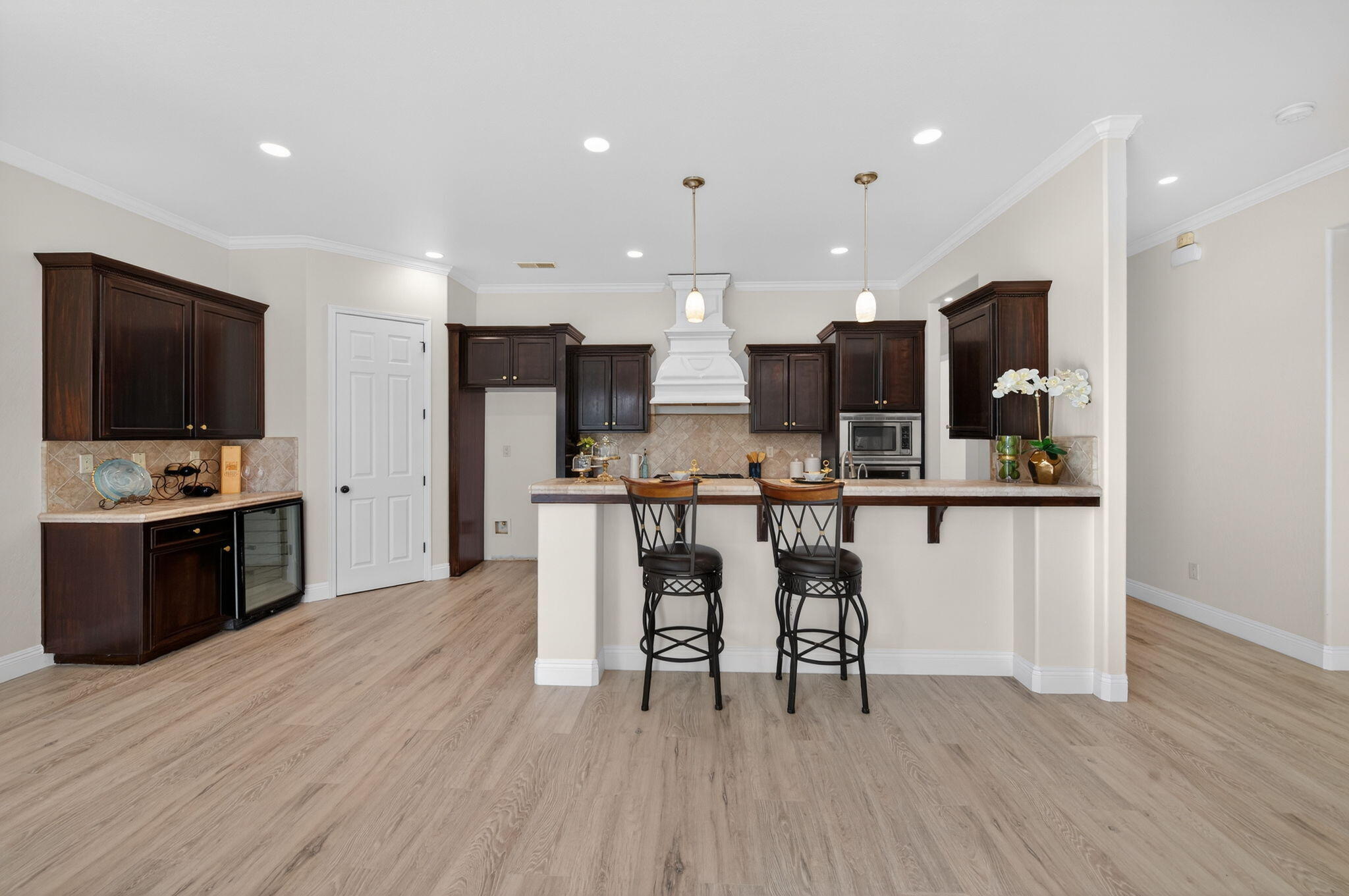 1563 E Via Mirasol Ln, Fresno, CA 93730