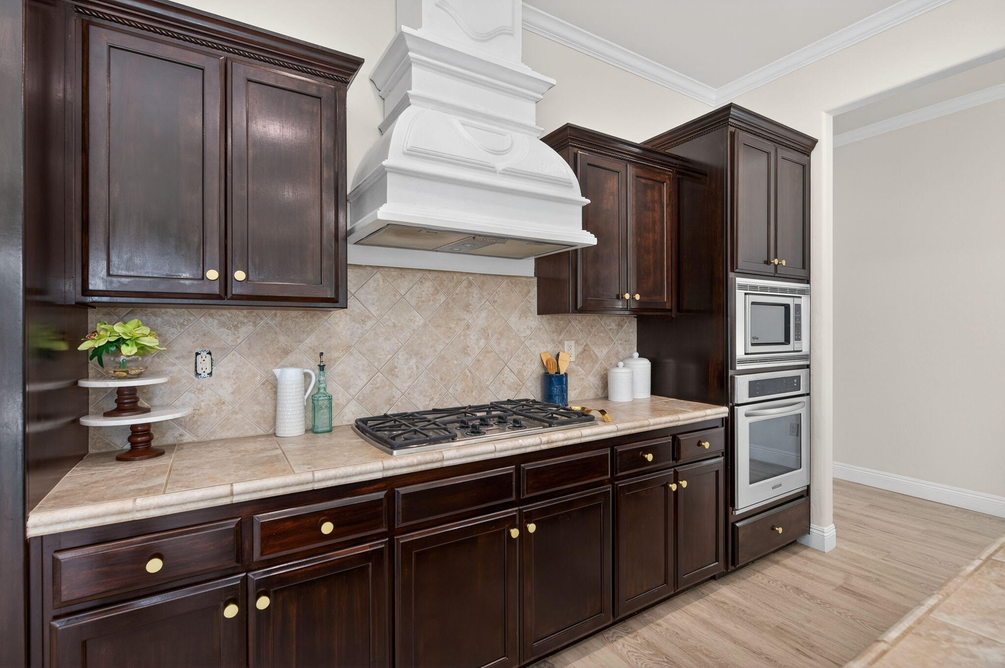 1563 E Via Mirasol Ln, Fresno, CA 93730