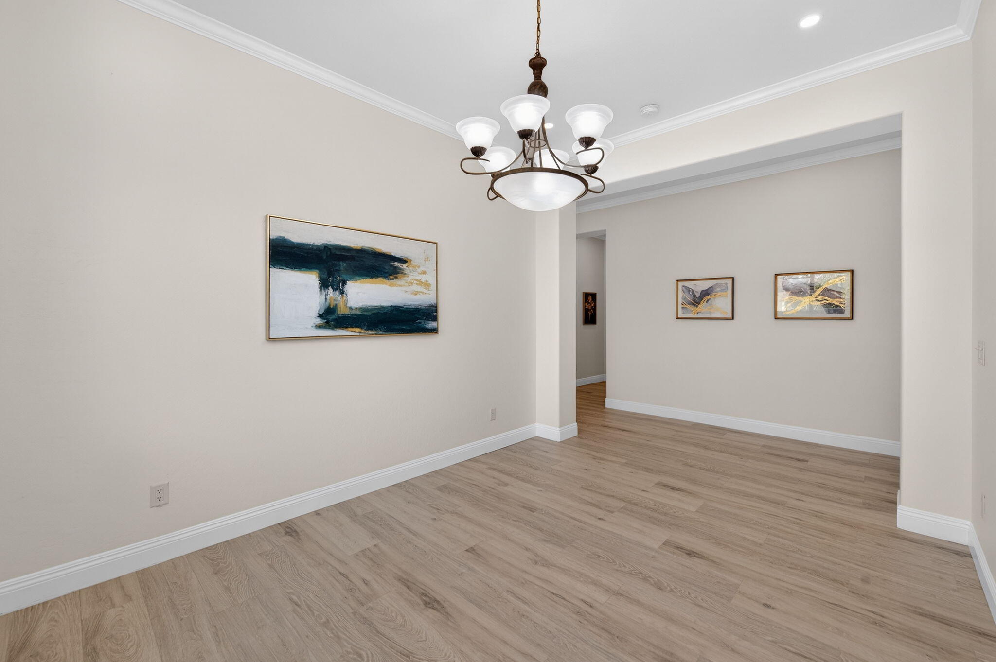 1563 E Via Mirasol Ln, Fresno, CA 93730