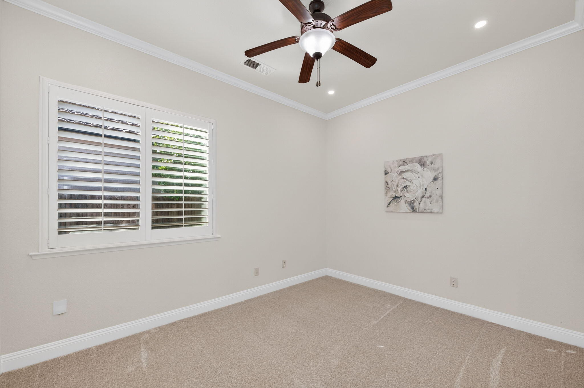 1563 E Via Mirasol Ln, Fresno, CA 93730