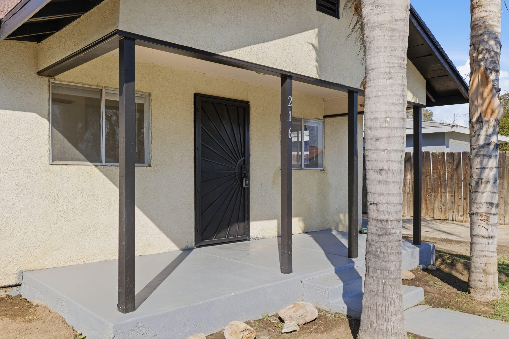 216 Decatur St, Bakersfield, CA 93308