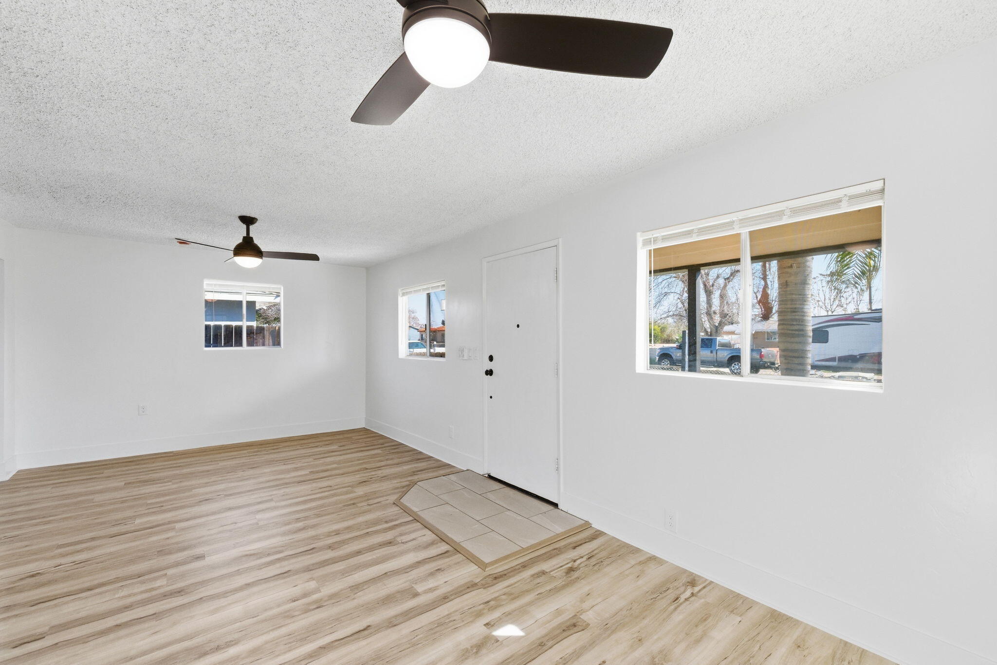 216 Decatur St, Bakersfield, CA 93308