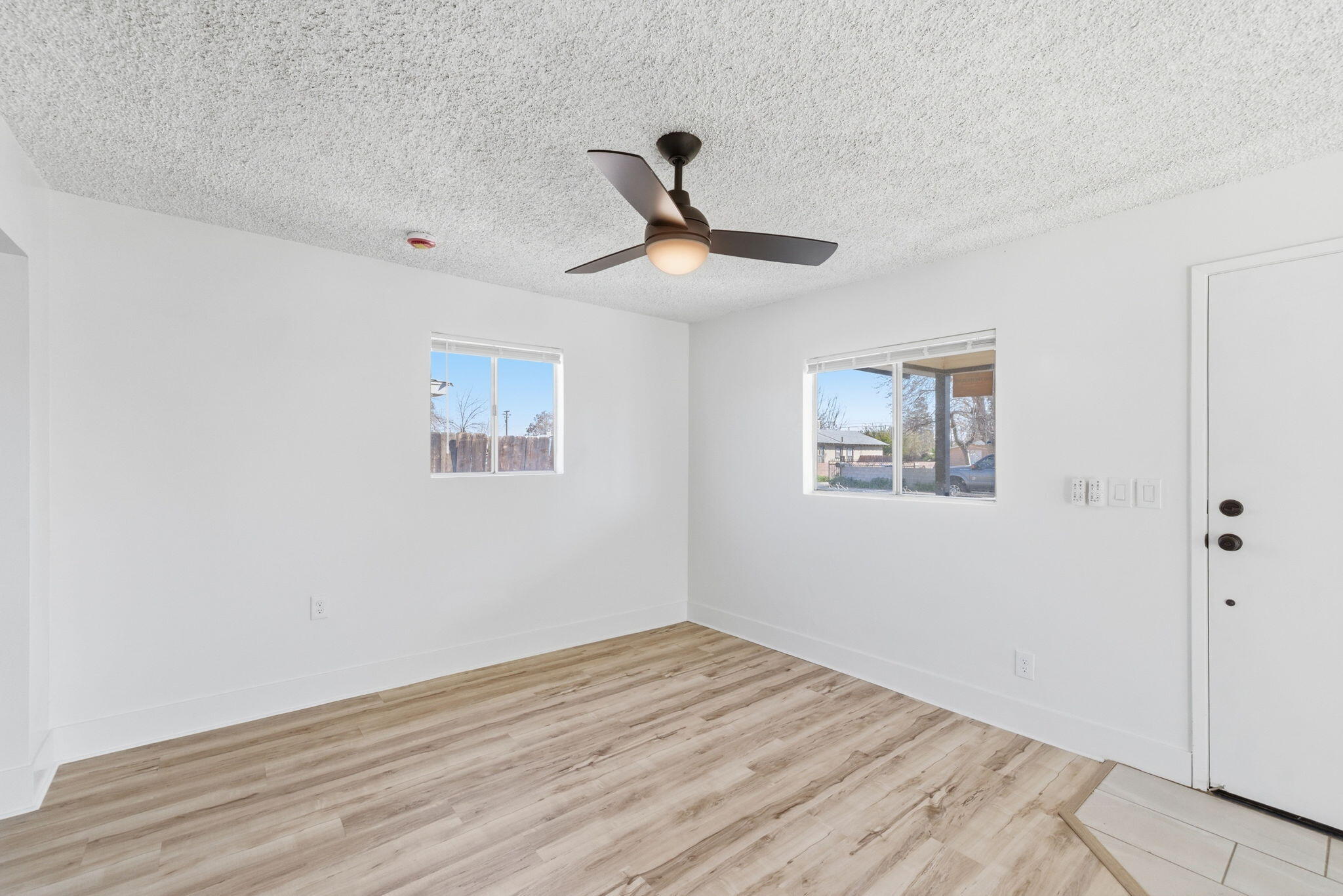 216 Decatur St, Bakersfield, CA 93308