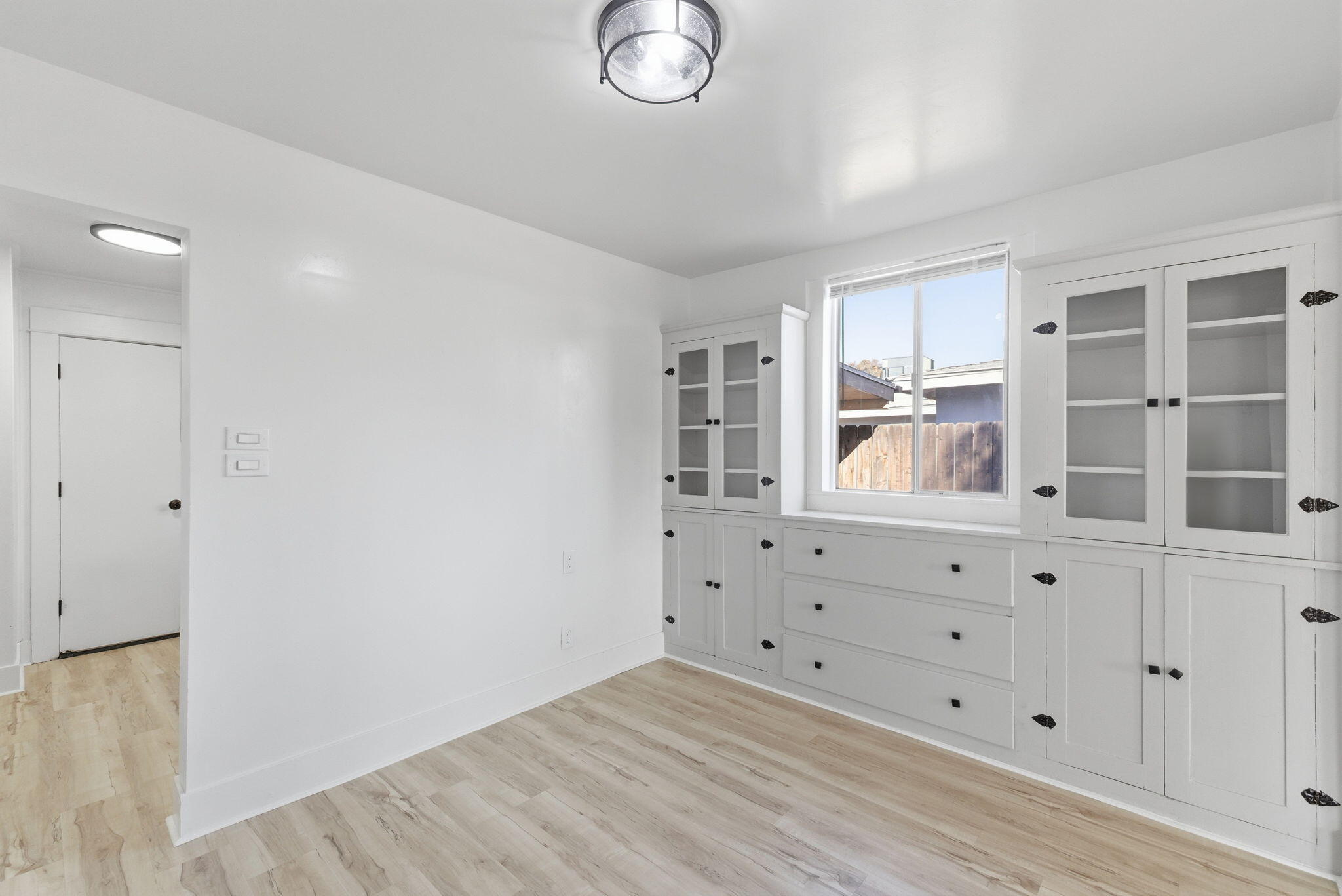 216 Decatur St, Bakersfield, CA 93308