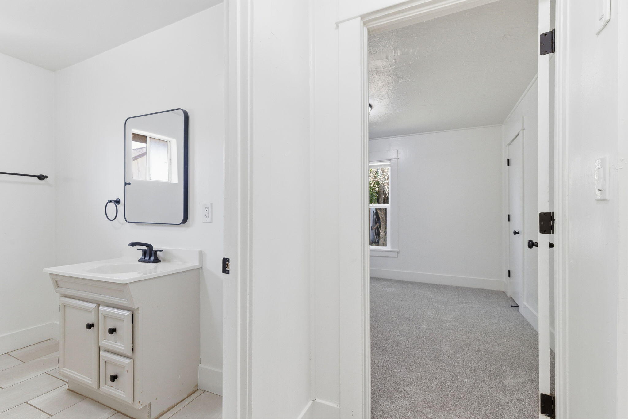 216 Decatur St, Bakersfield, CA 93308