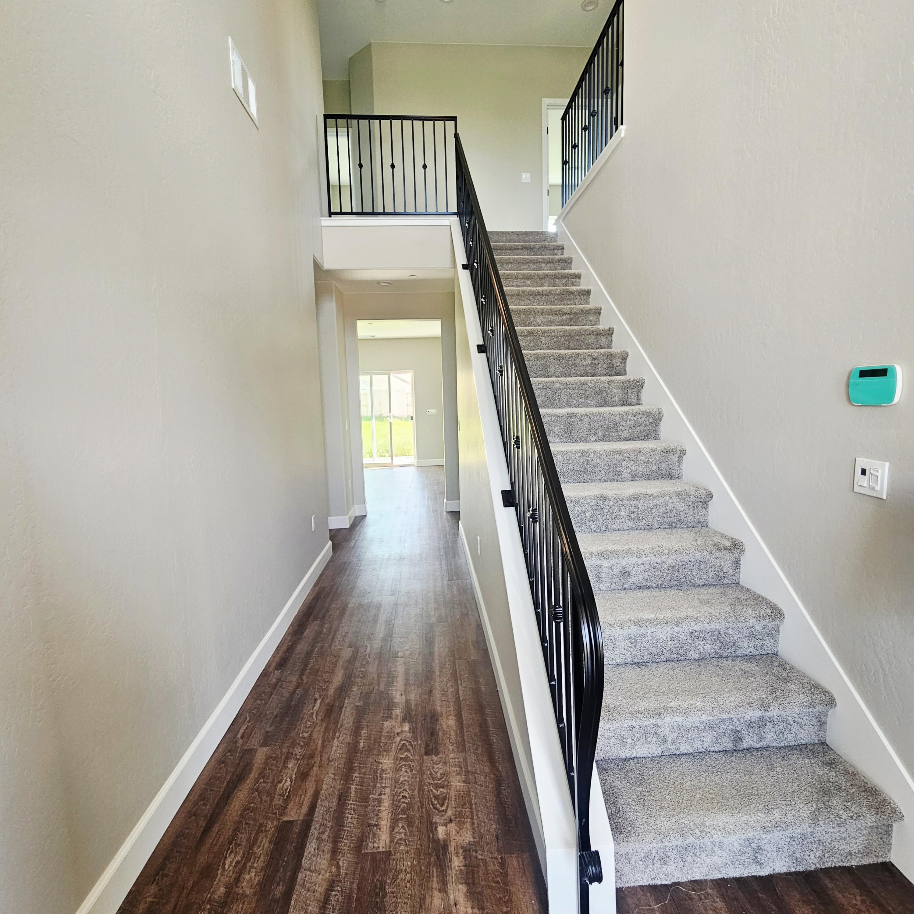 1009 E Harter Dr, Visalia, CA 93292