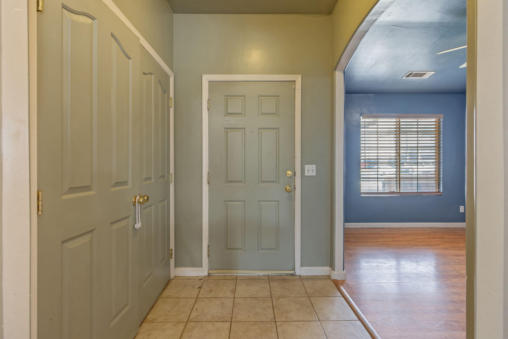 741 Bender Ct, Tulare, CA 93274