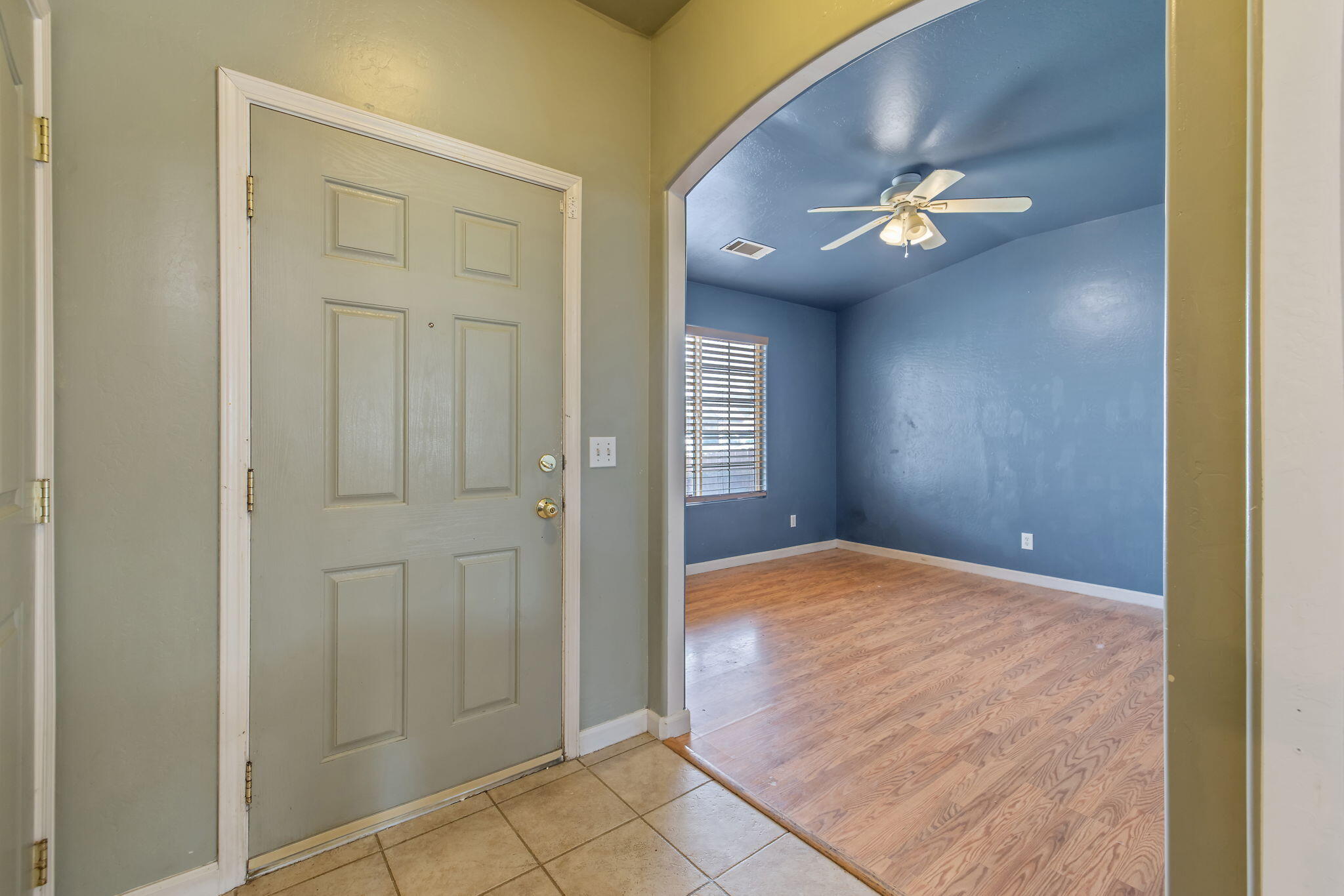 741 Bender Ct, Tulare, CA 93274