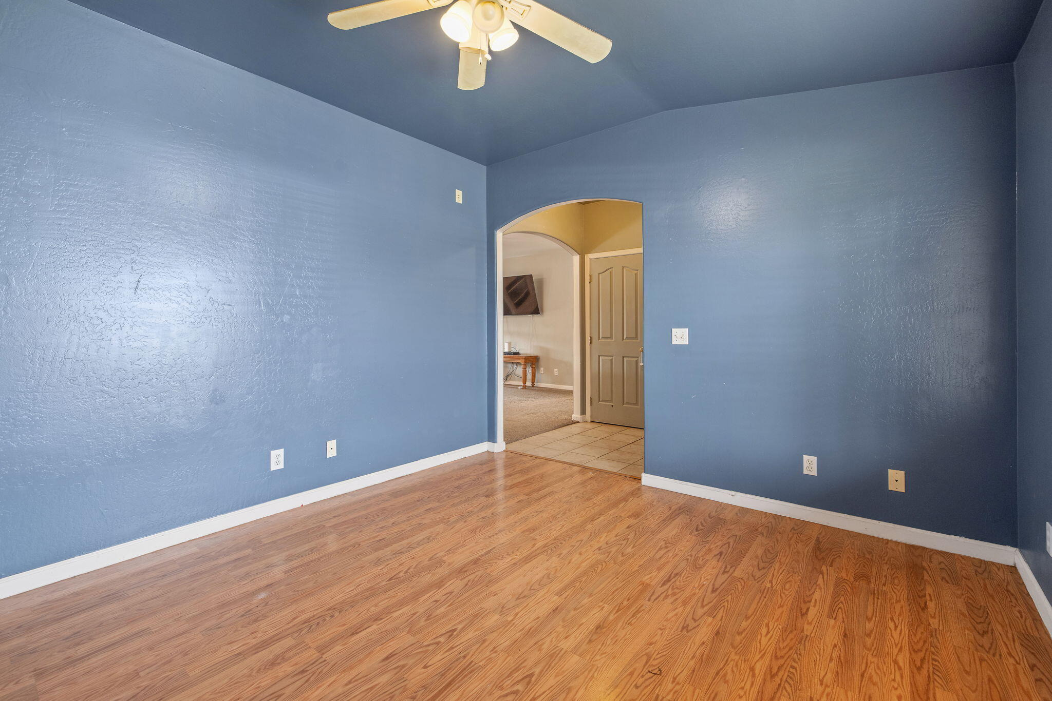 741 Bender Ct, Tulare, CA 93274