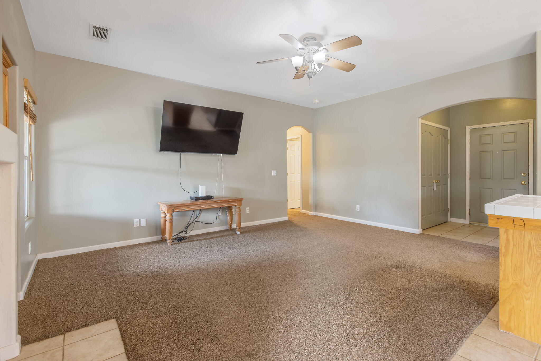 741 Bender Ct, Tulare, CA 93274