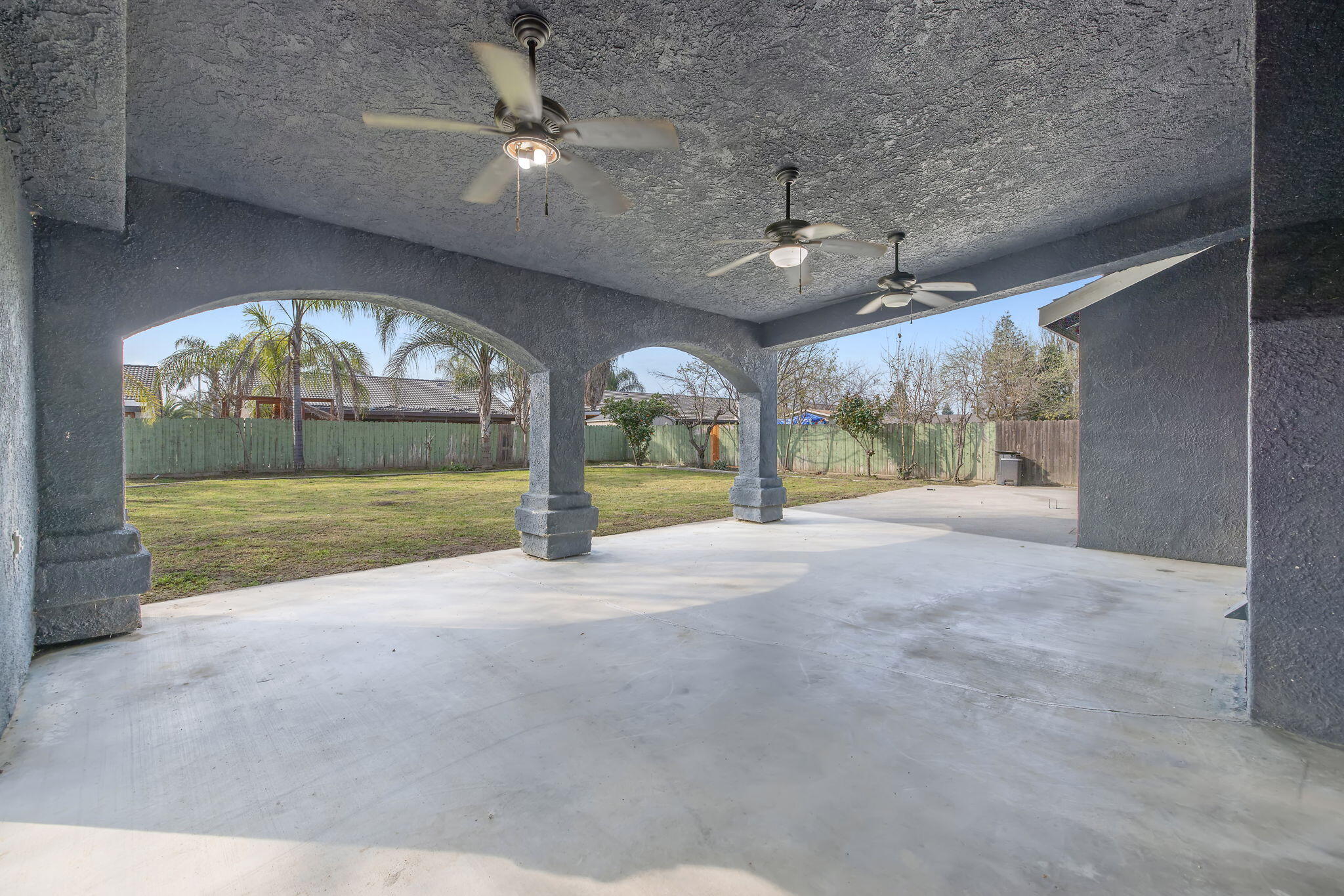 741 Bender Ct, Tulare, CA 93274