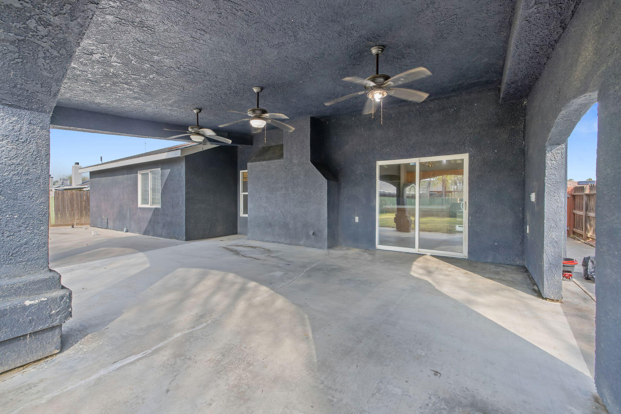 741 Bender Ct, Tulare, CA 93274