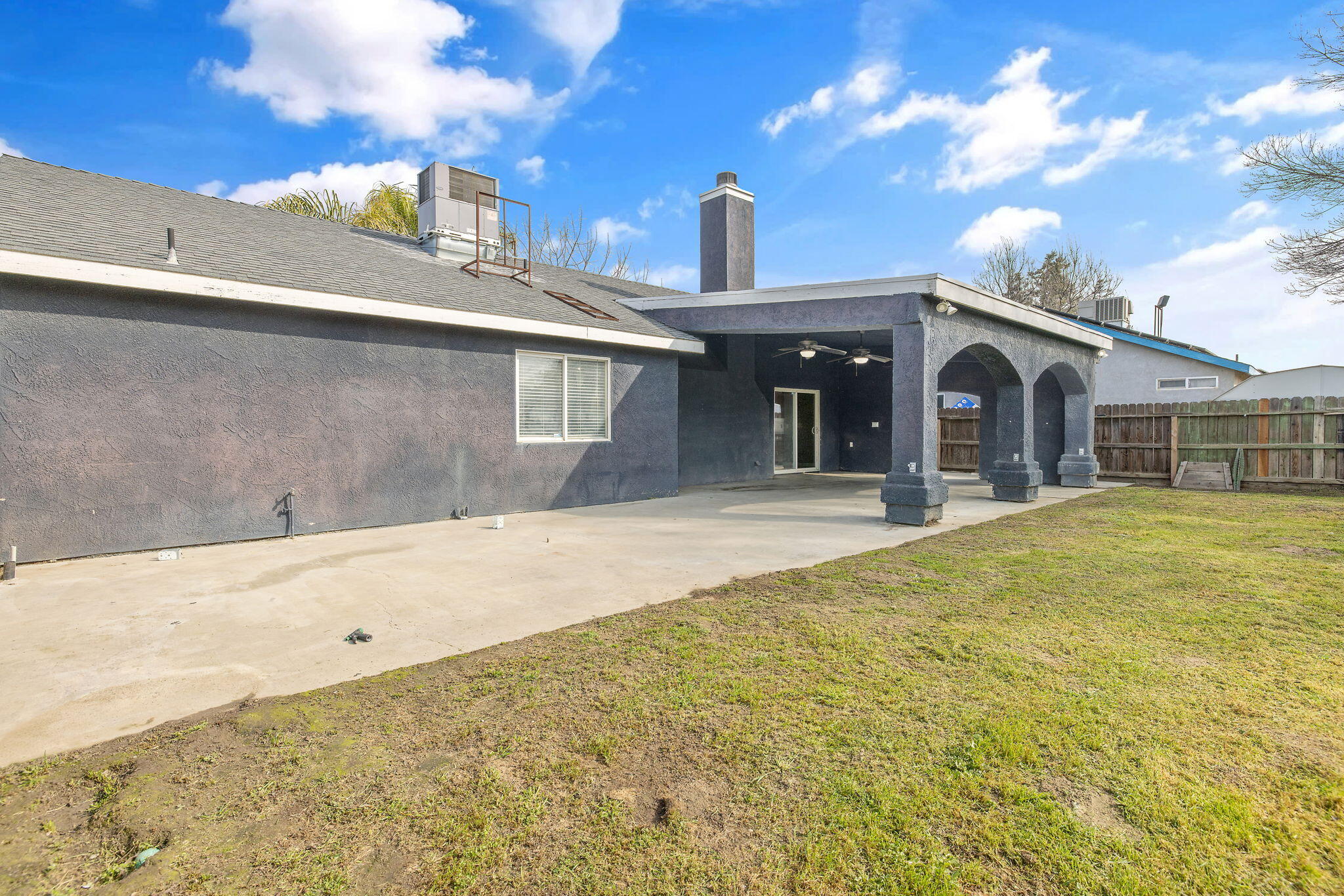 741 Bender Ct, Tulare, CA 93274