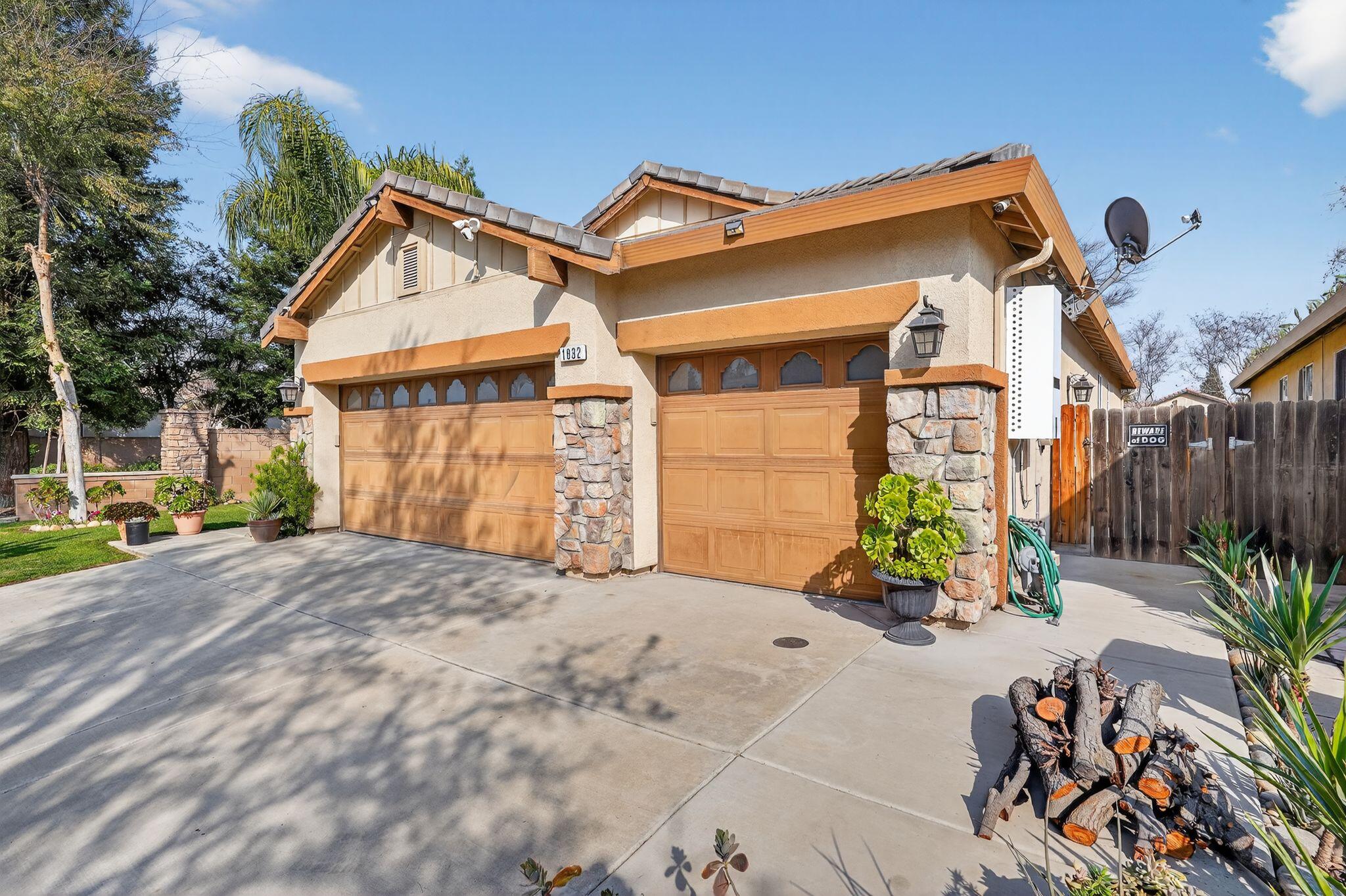 1832 N Vickie St, Visalia, CA 93291