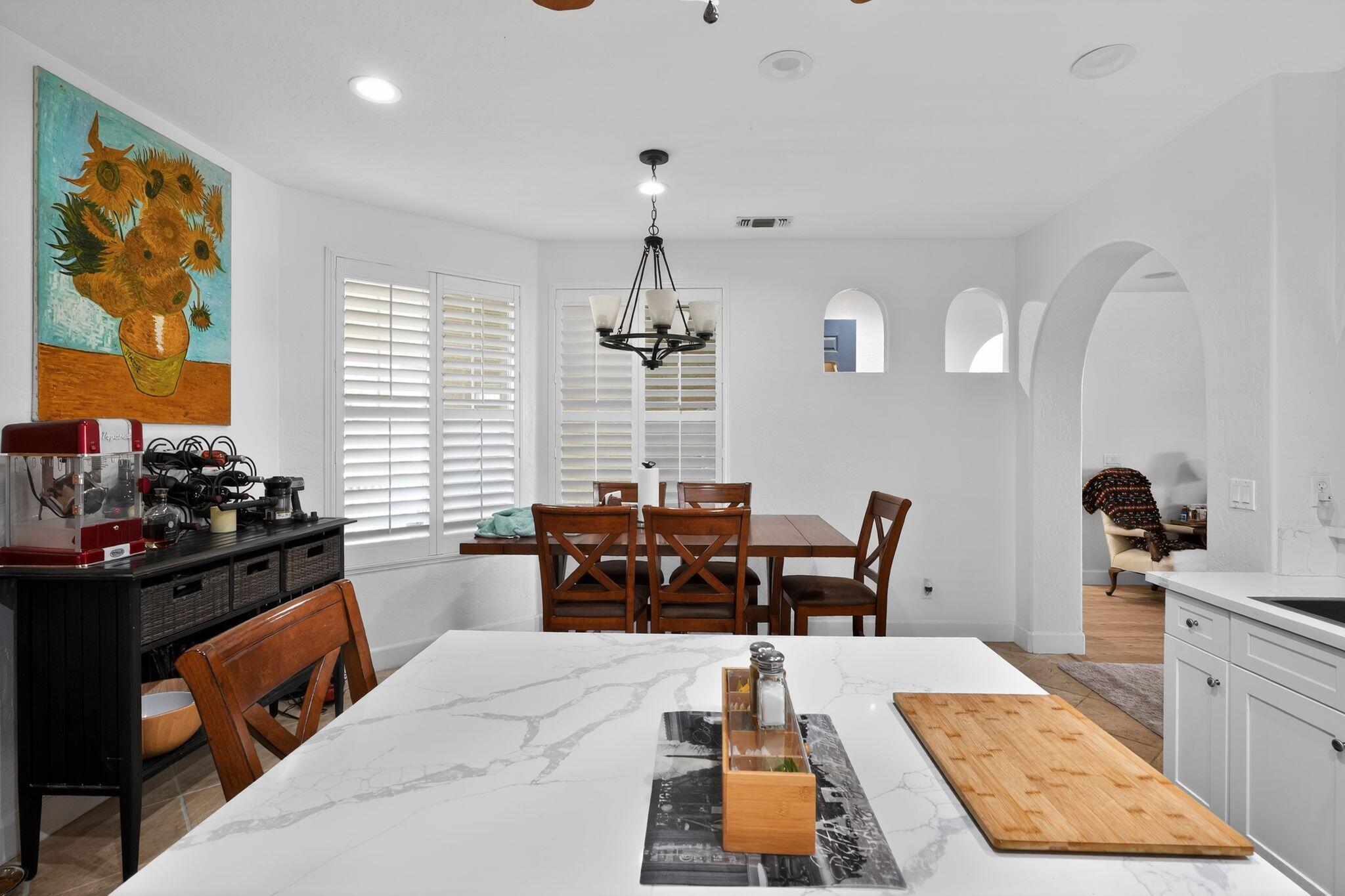 1832 N Vickie St, Visalia, CA 93291