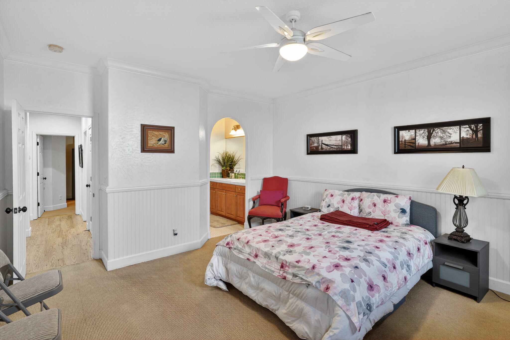 1832 N Vickie St, Visalia, CA 93291