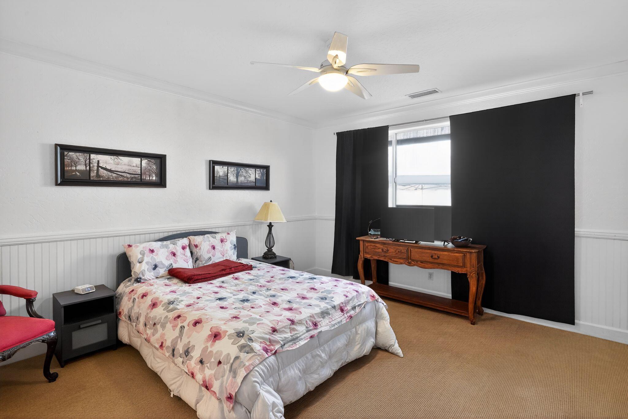 1832 N Vickie St, Visalia, CA 93291