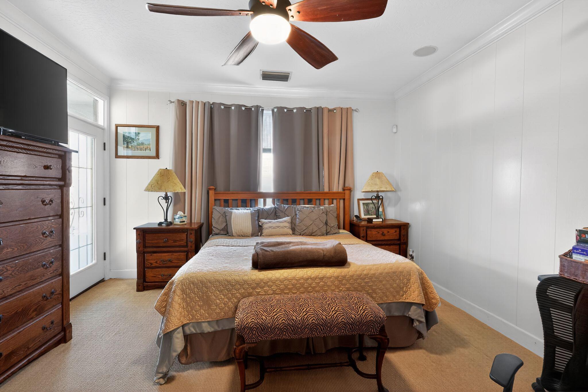 1832 N Vickie St, Visalia, CA 93291